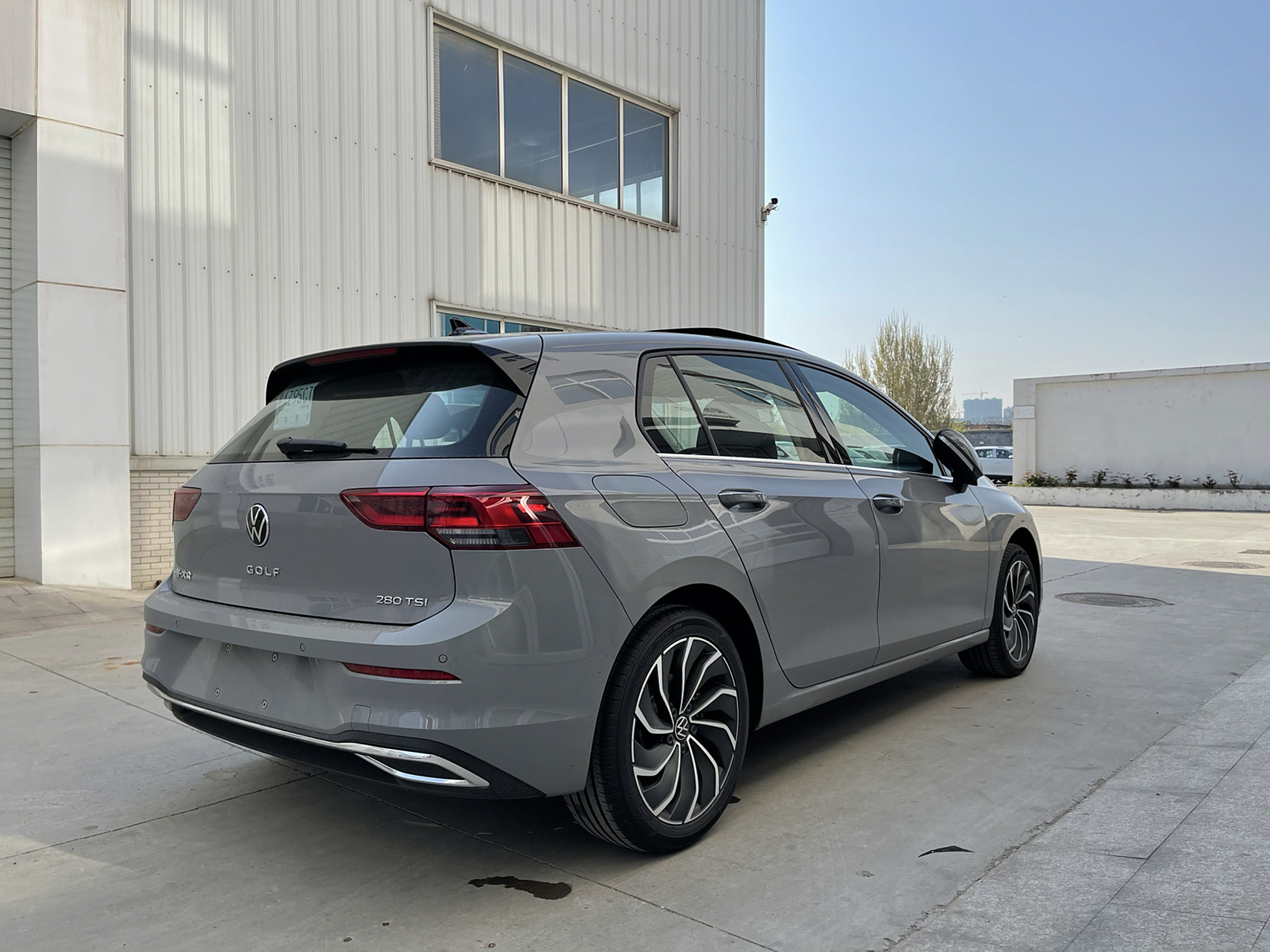 高尔夫8 pro 月岩灰提车作业 终于提了心心念的高8了,颜值没得说,灰色