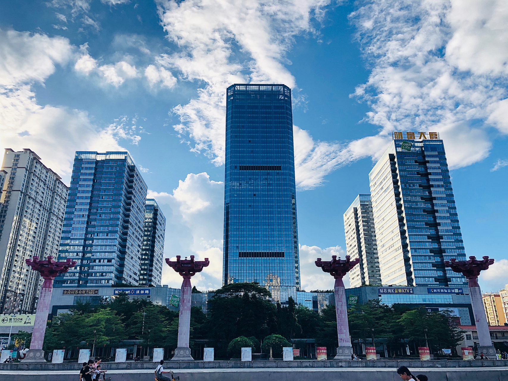 普宁最繁华最集中的商业中心:普宁广场coco city,万泰汇购物中心