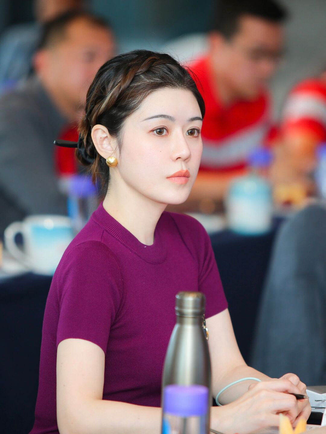 看书也多 杂七杂八的看了一堆 前些天在机场无意间翻到万维钢这篇文章