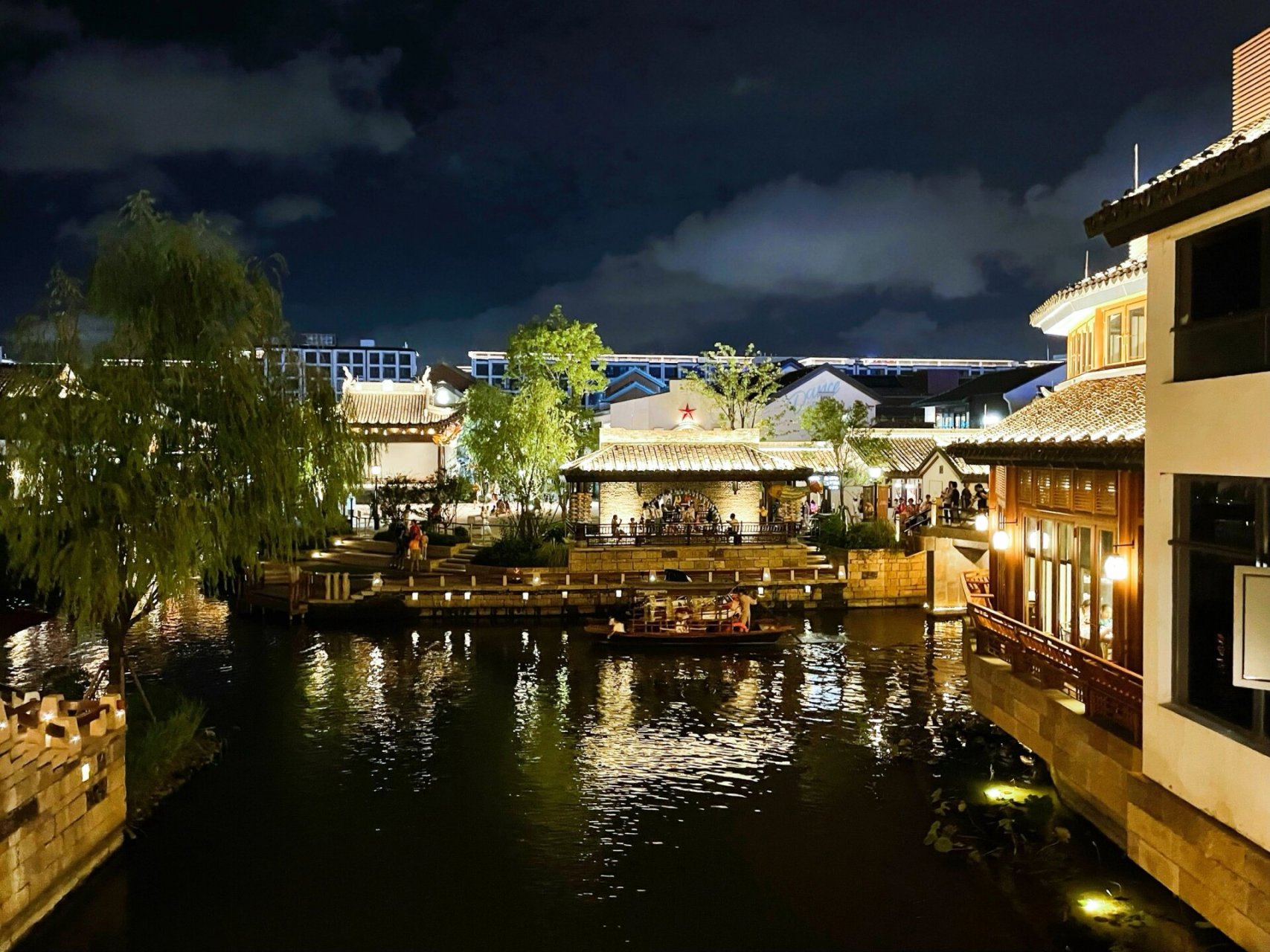 蟠龙天地| 披着传统古镇表皮的购物中心 从来没有一家开发商像瑞安