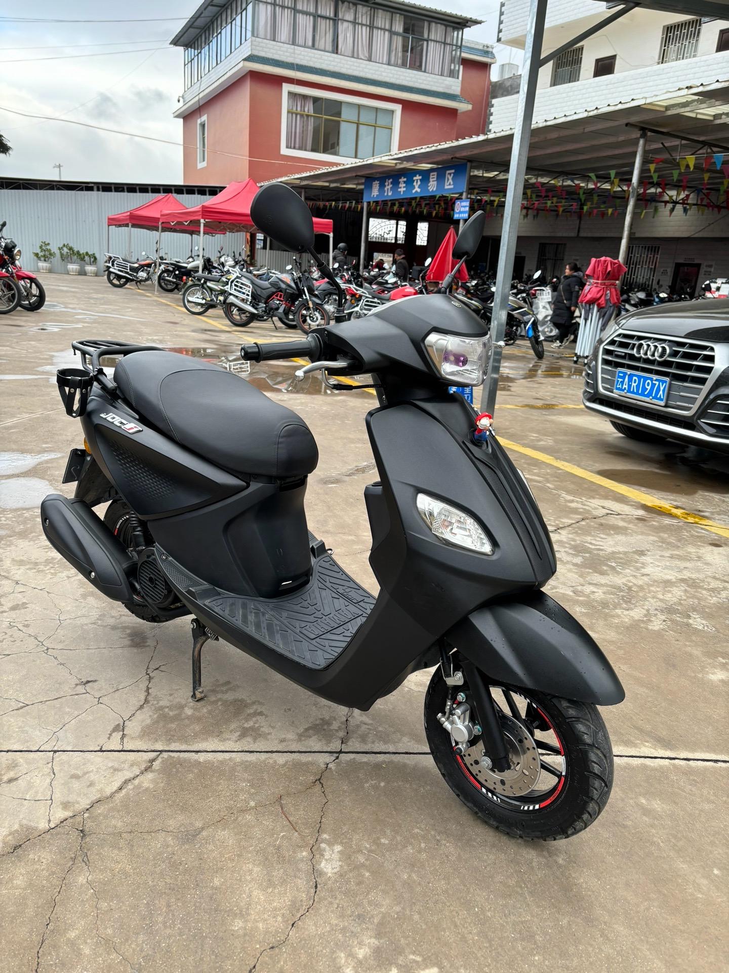 高仿雅马哈巧格老牌子劲力125,2022年6月上牌,改装空气增压,动力125 t