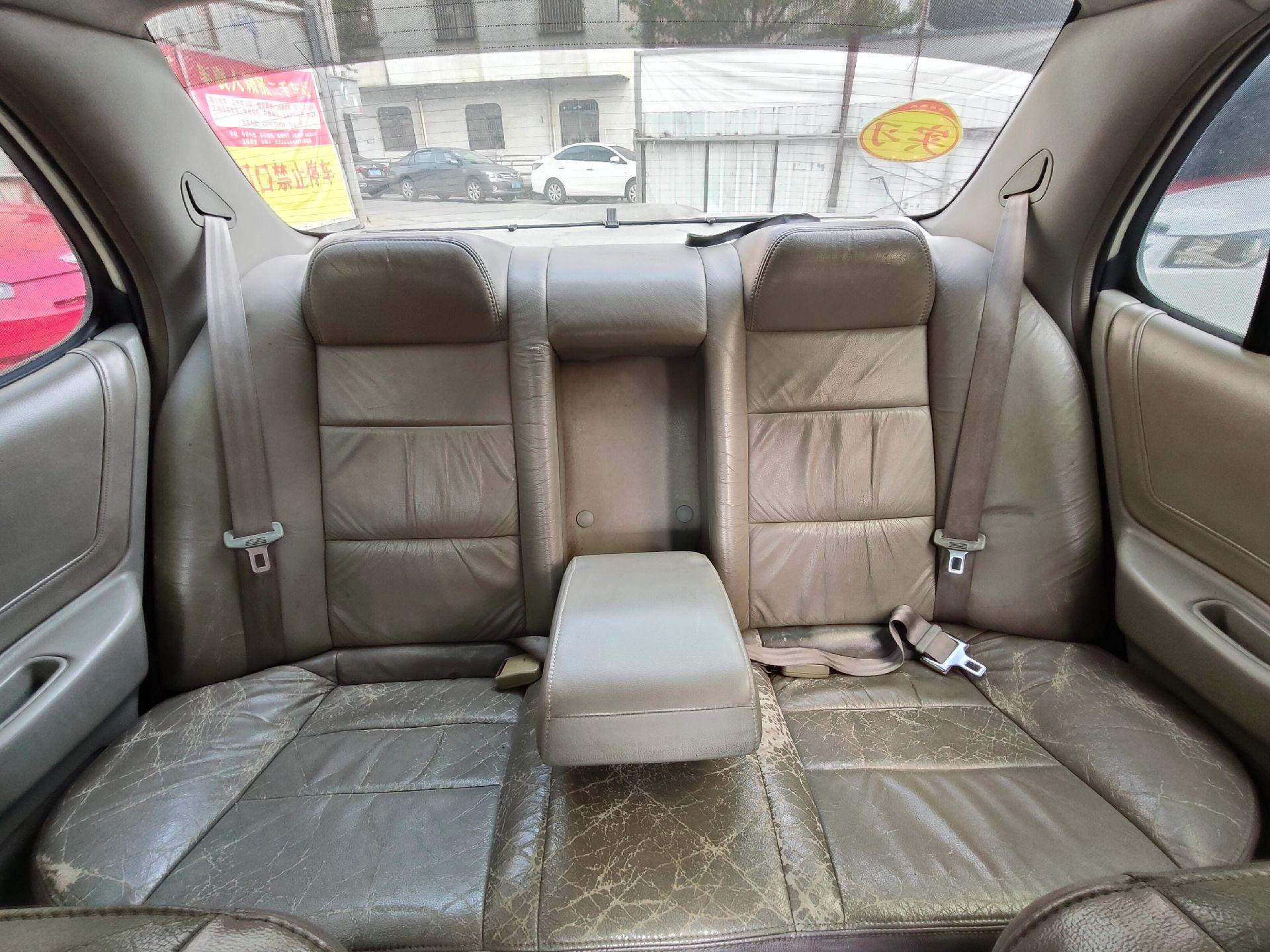 2003年日产风神2.0自动挡