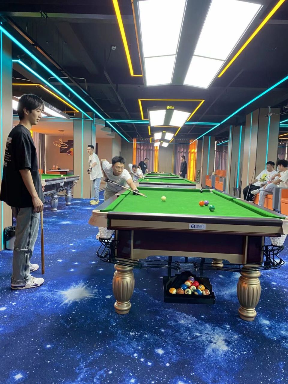 600平台球厅实景照片
