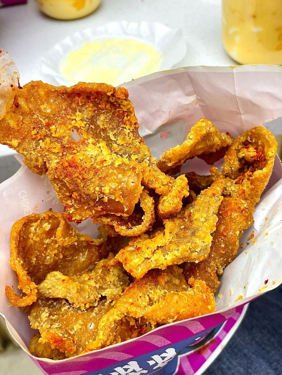 终于在长沙吃到酥到掉渣的油炸鸡皮!巨香!