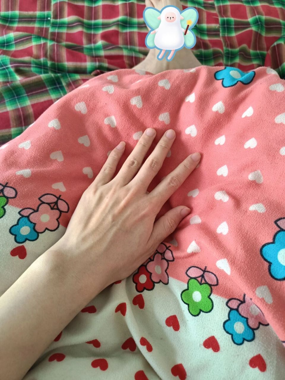 好久没干活,手背还行,一转过来就好丑 男,22,要是我也是偏白的皮肤