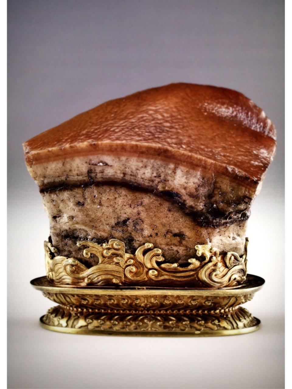 肉形石:神似"东坡肉"的台北故博镇院之宝 大家喜欢吃东坡肉吧?