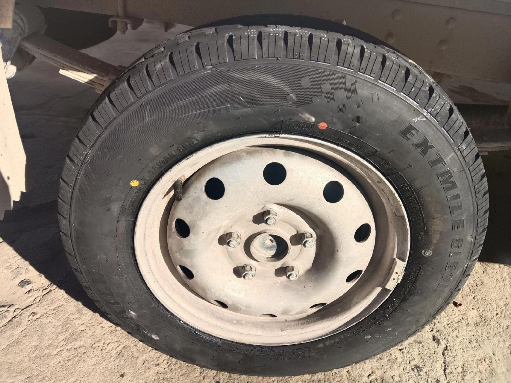 长安汽油跨越王更换赛轮轮胎165r14lt加厚两条,完美上车.