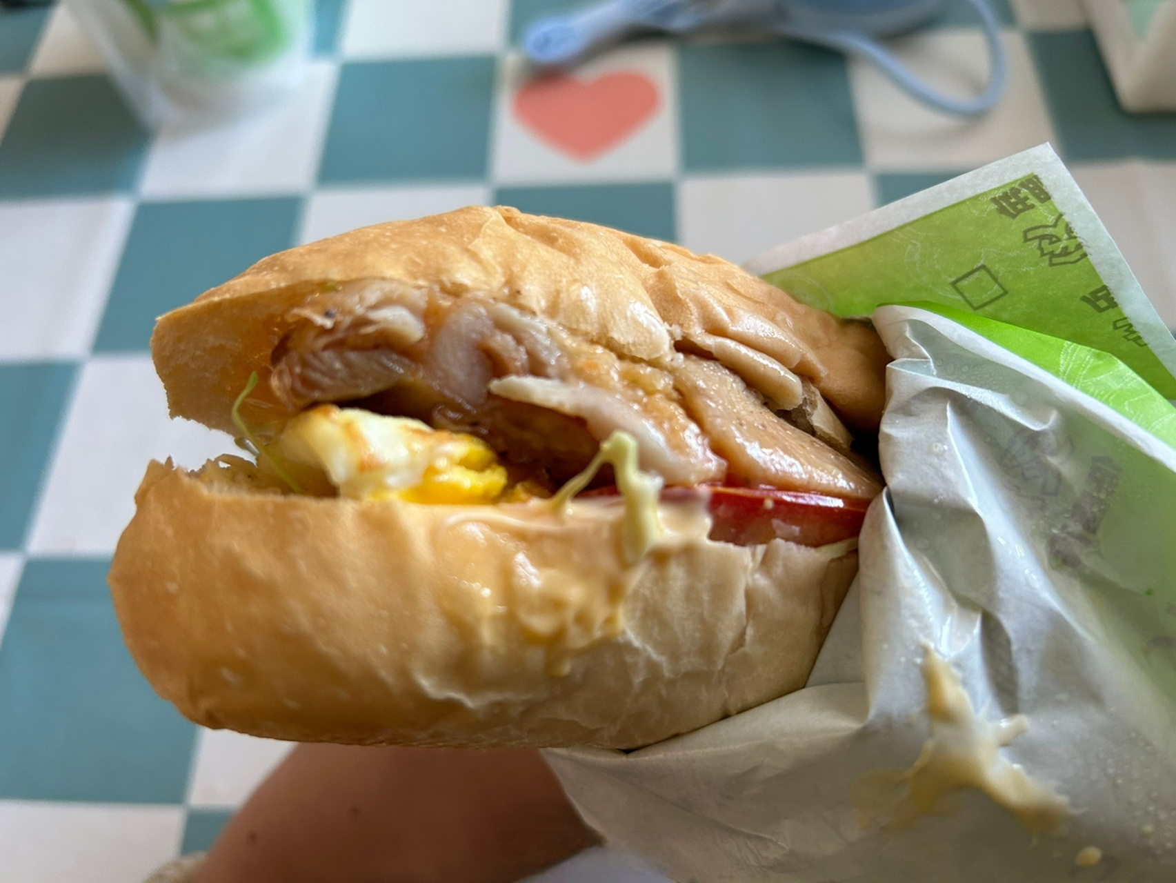 中午是超大越南三明治!