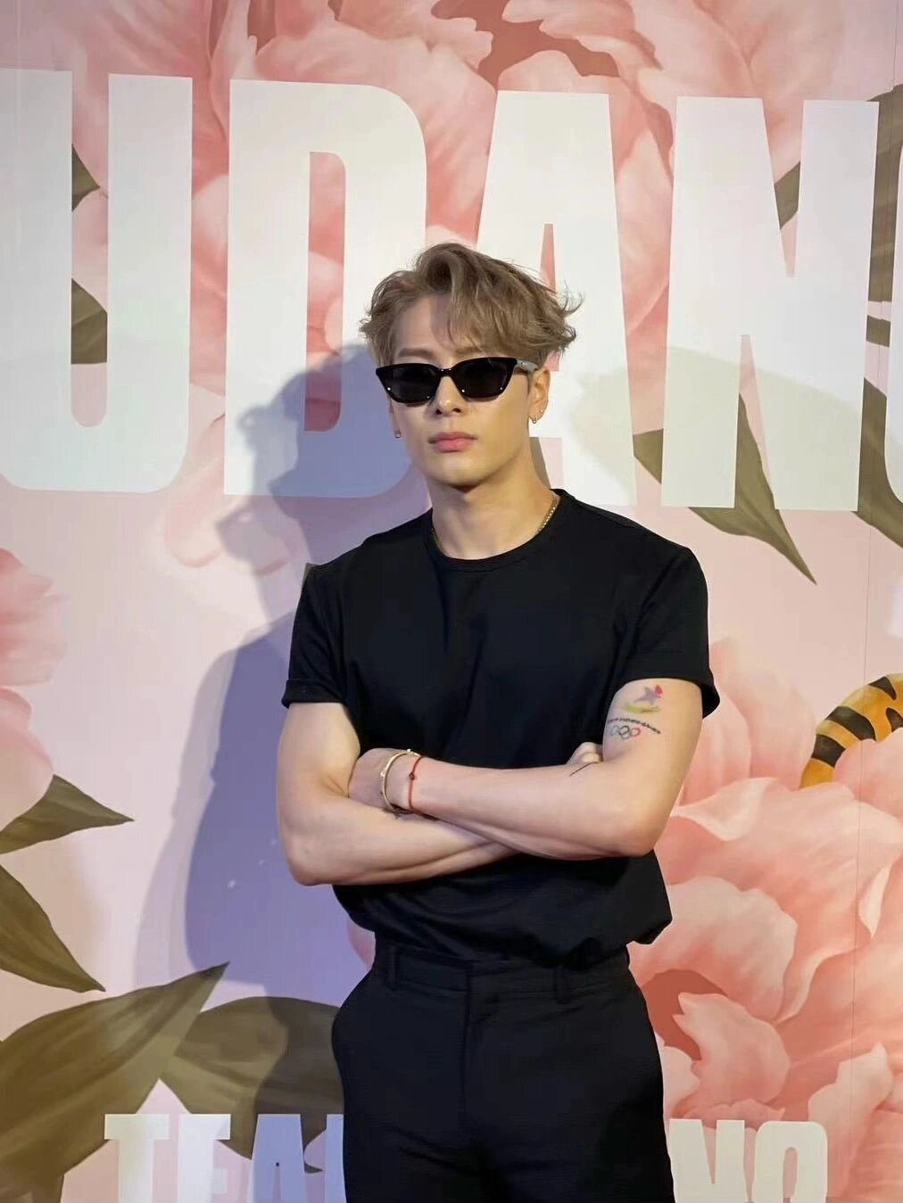 王嘉尔小红绳有买的吗?