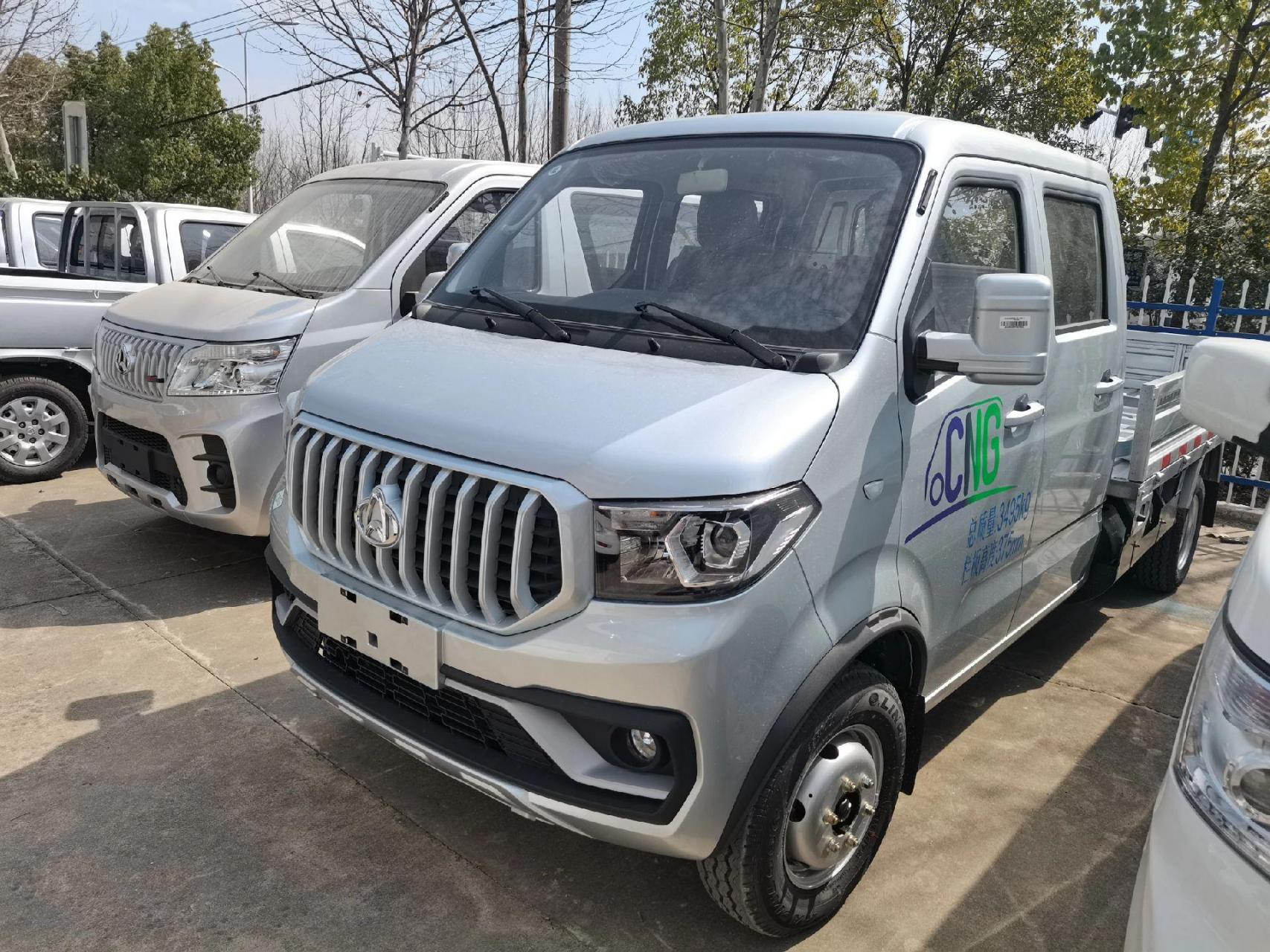 长安神骐 t30 双排 cng,油气两用每公里油耗低至.