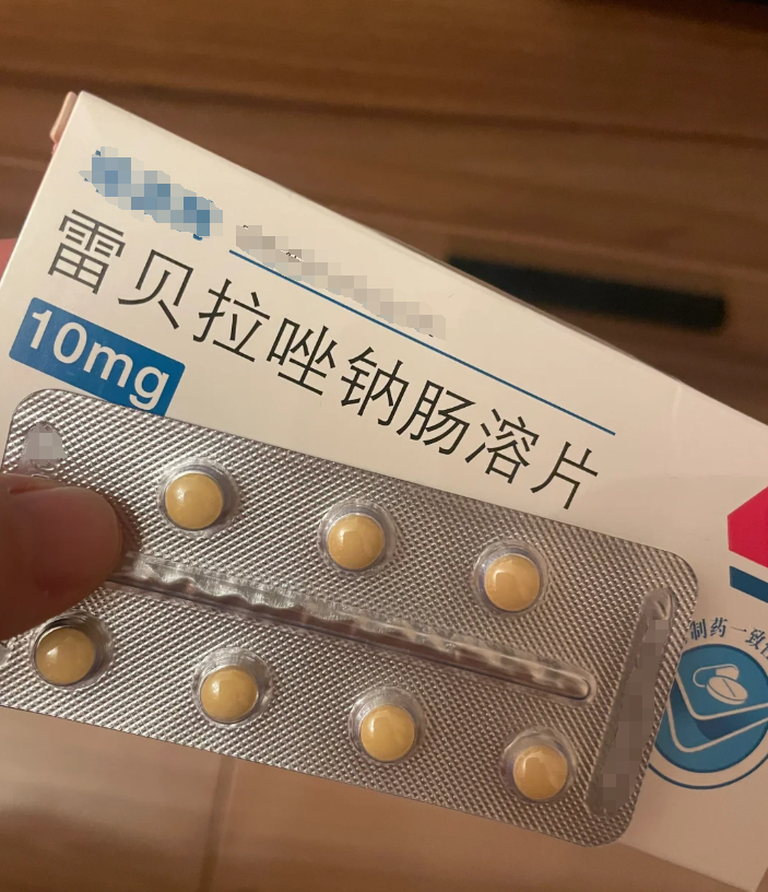 两肋骨下面隐隐作痛连着后背也痛怎么回事怎么办?