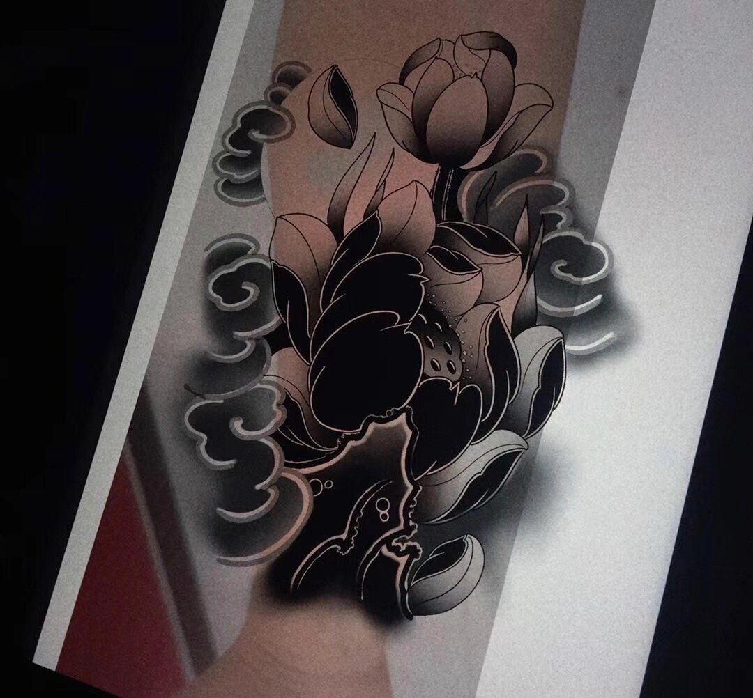 适合遮盖的荷花纹身手稿