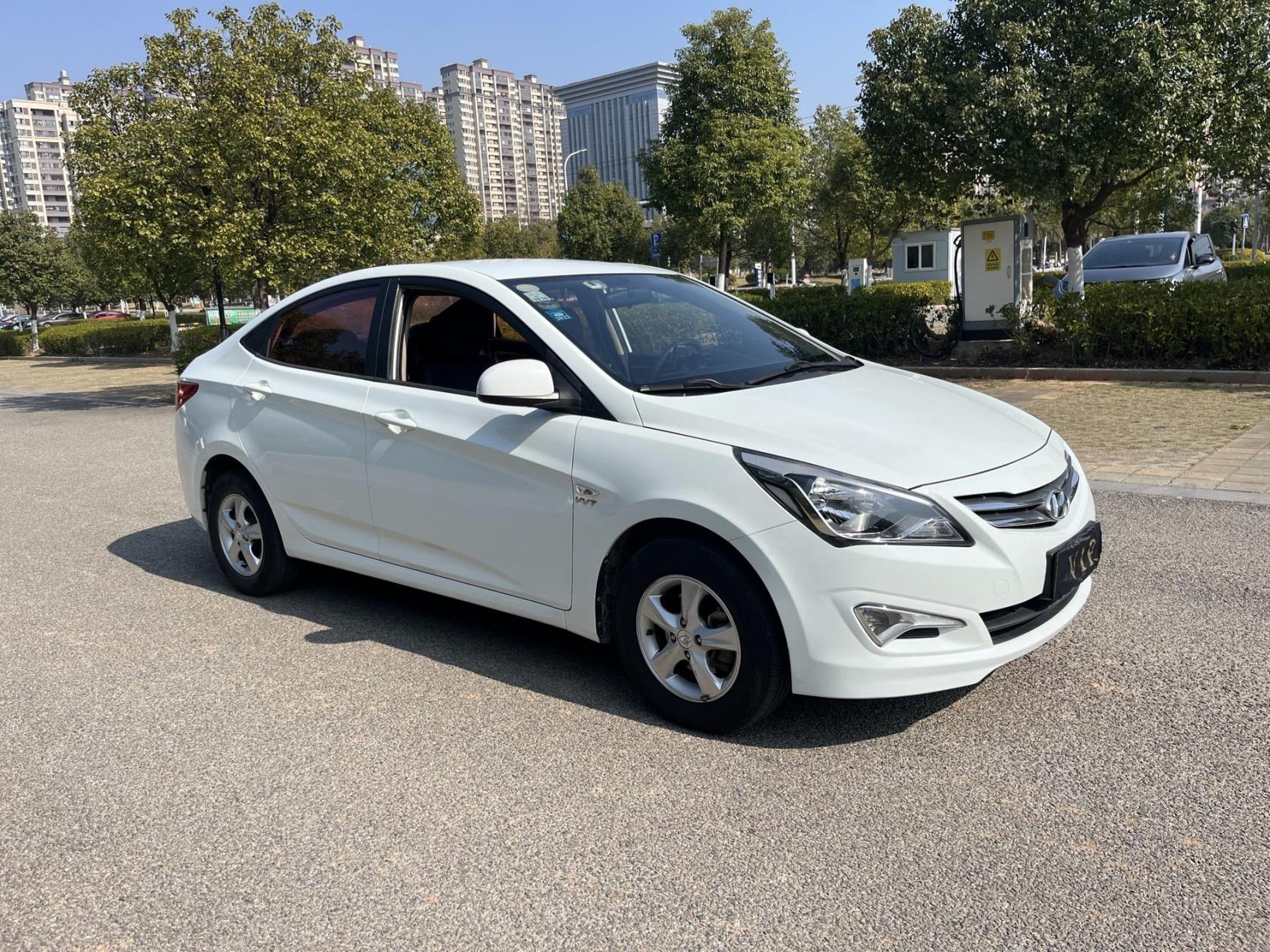 18年现代瑞纳1.4自动挡   6万多公里