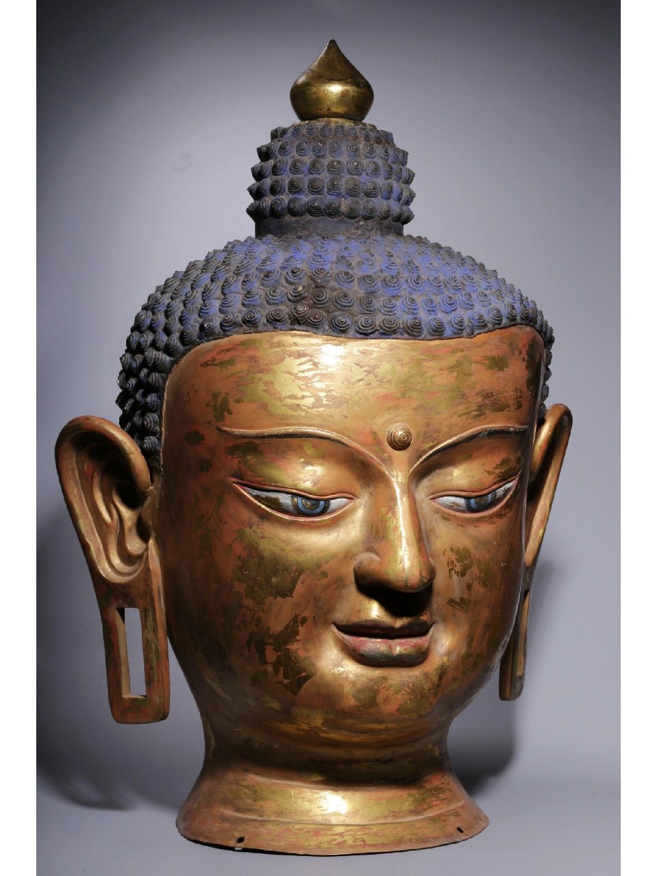 明代,超大铜鎏金释迦牟尼佛头 明代,超大铜鎏金释迦牟尼佛头 高70厘米