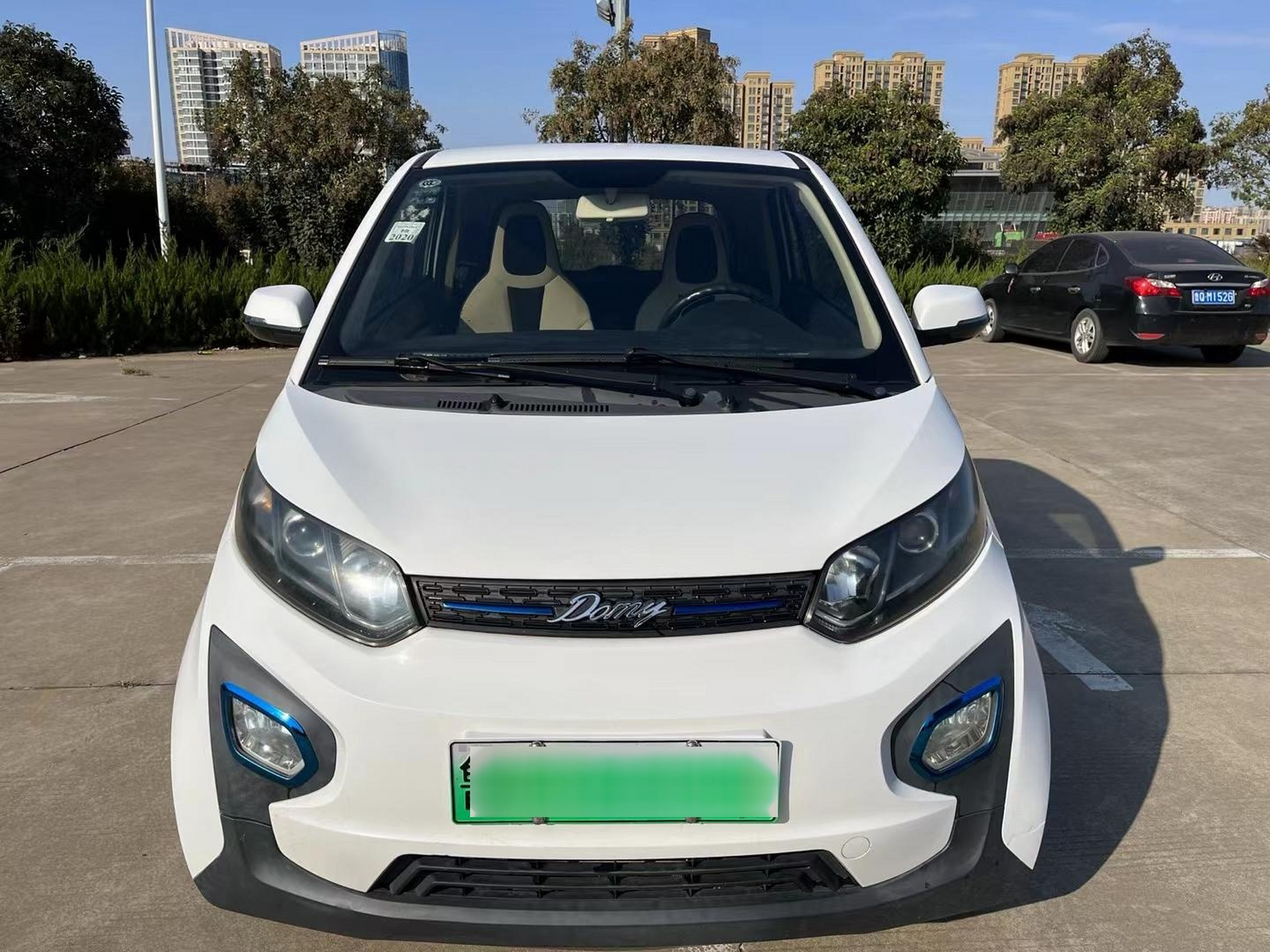 最新到家2016年众泰芝麻纯电动汽车,续航170,审车保险明年,车况原版