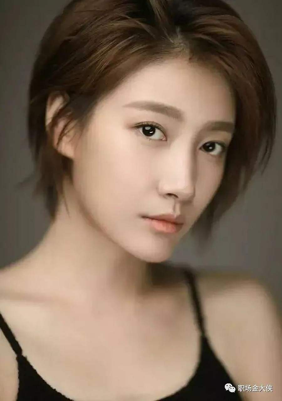 "啜"字有两个读音【啜妮:一个有演技的女演员,不属于第一眼美女】 ps