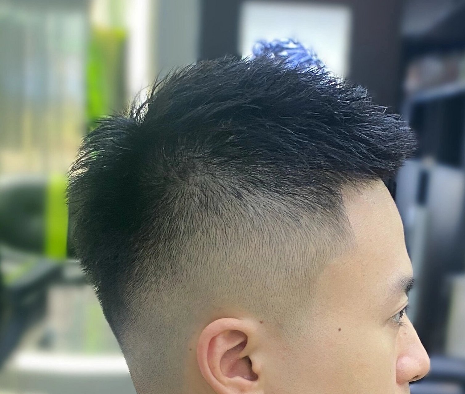 男生发型推荐:中式寸头 长度比寸头长一点,可以理解为短款栗子头