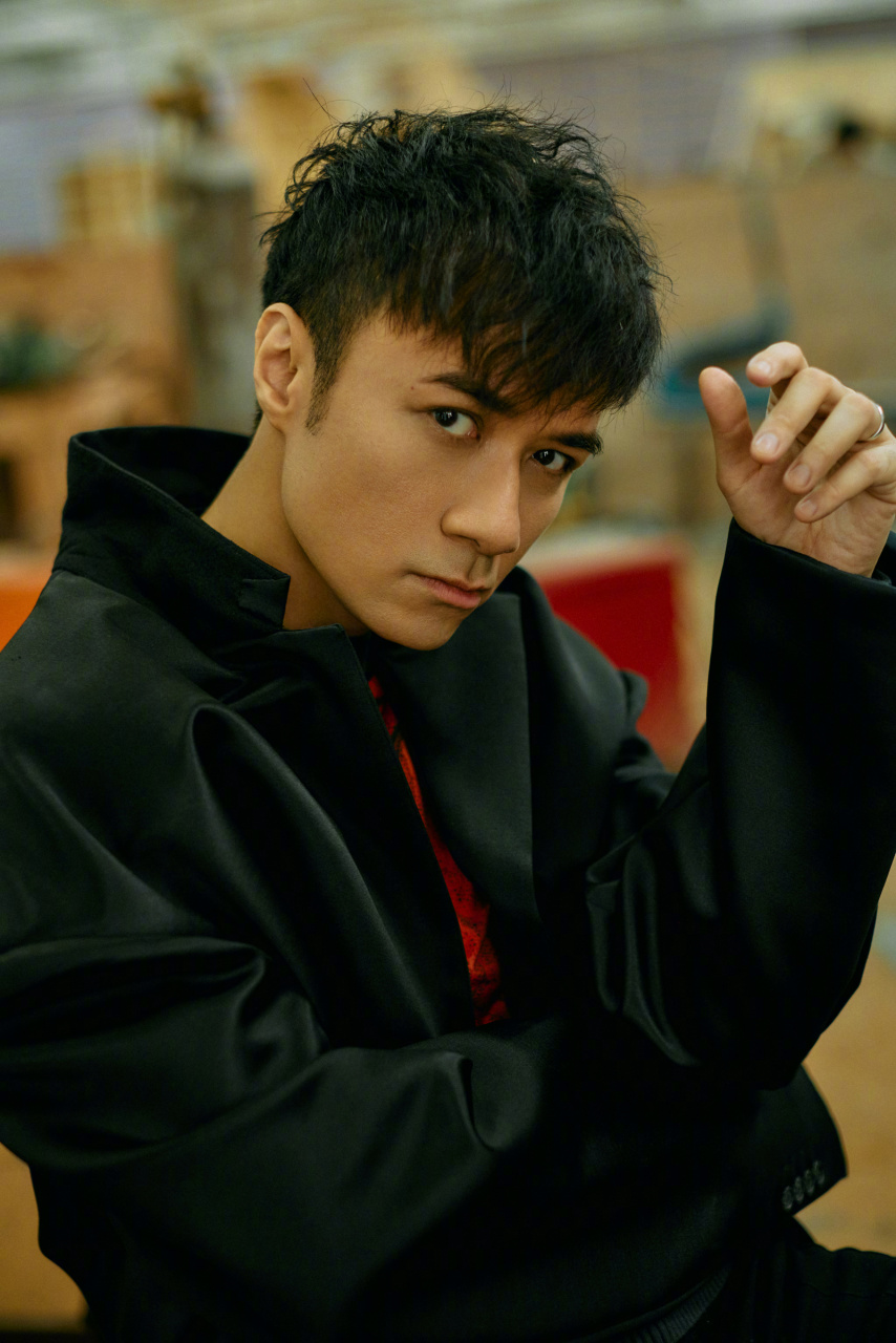 粤语歌还得是古巨基#02古巨基leoku02復古look上線,與經典舞台一