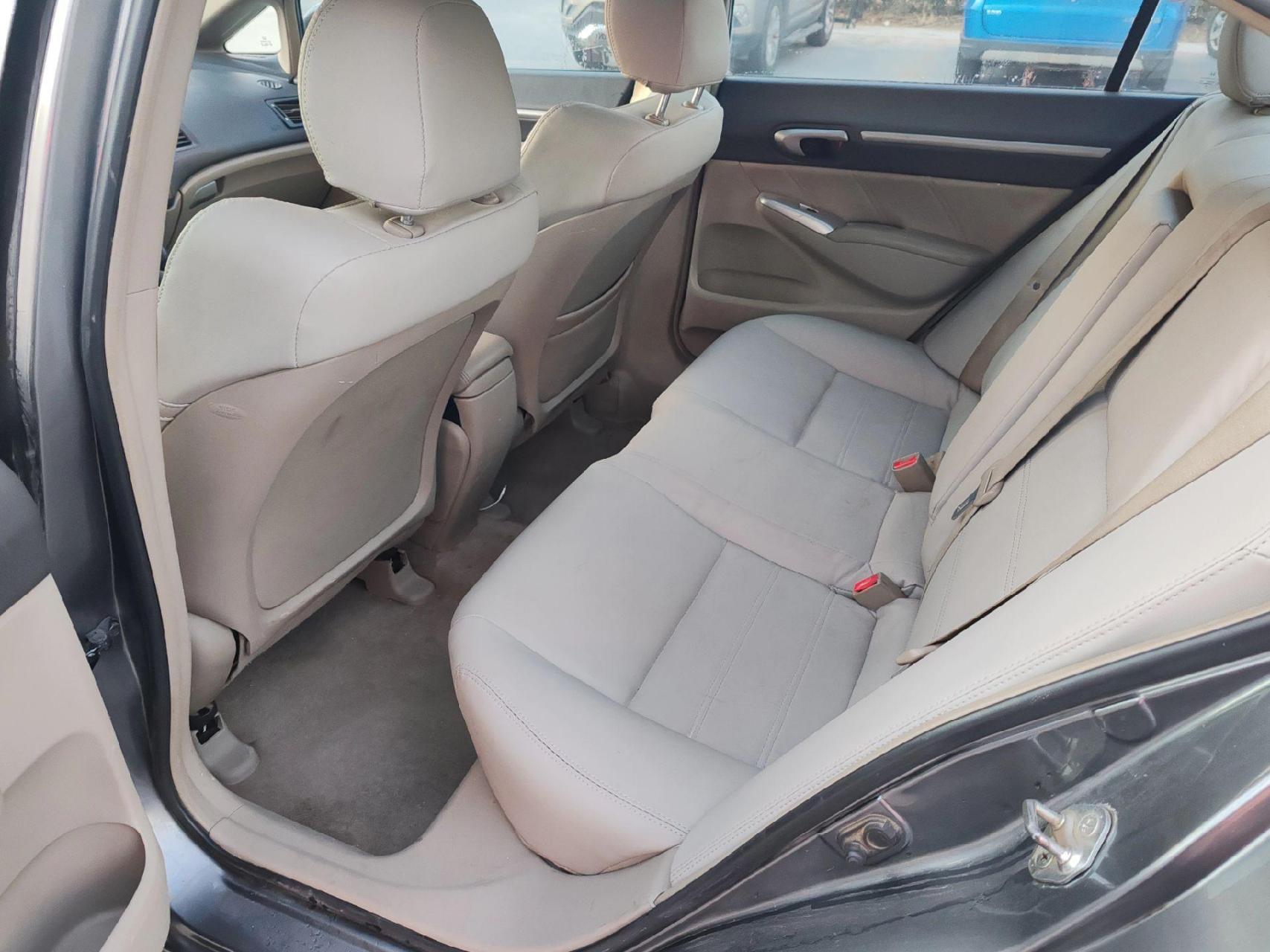 经典八代半思域,自带s档,换挡拨片,漆面内饰干净,开着简直就是小飞机