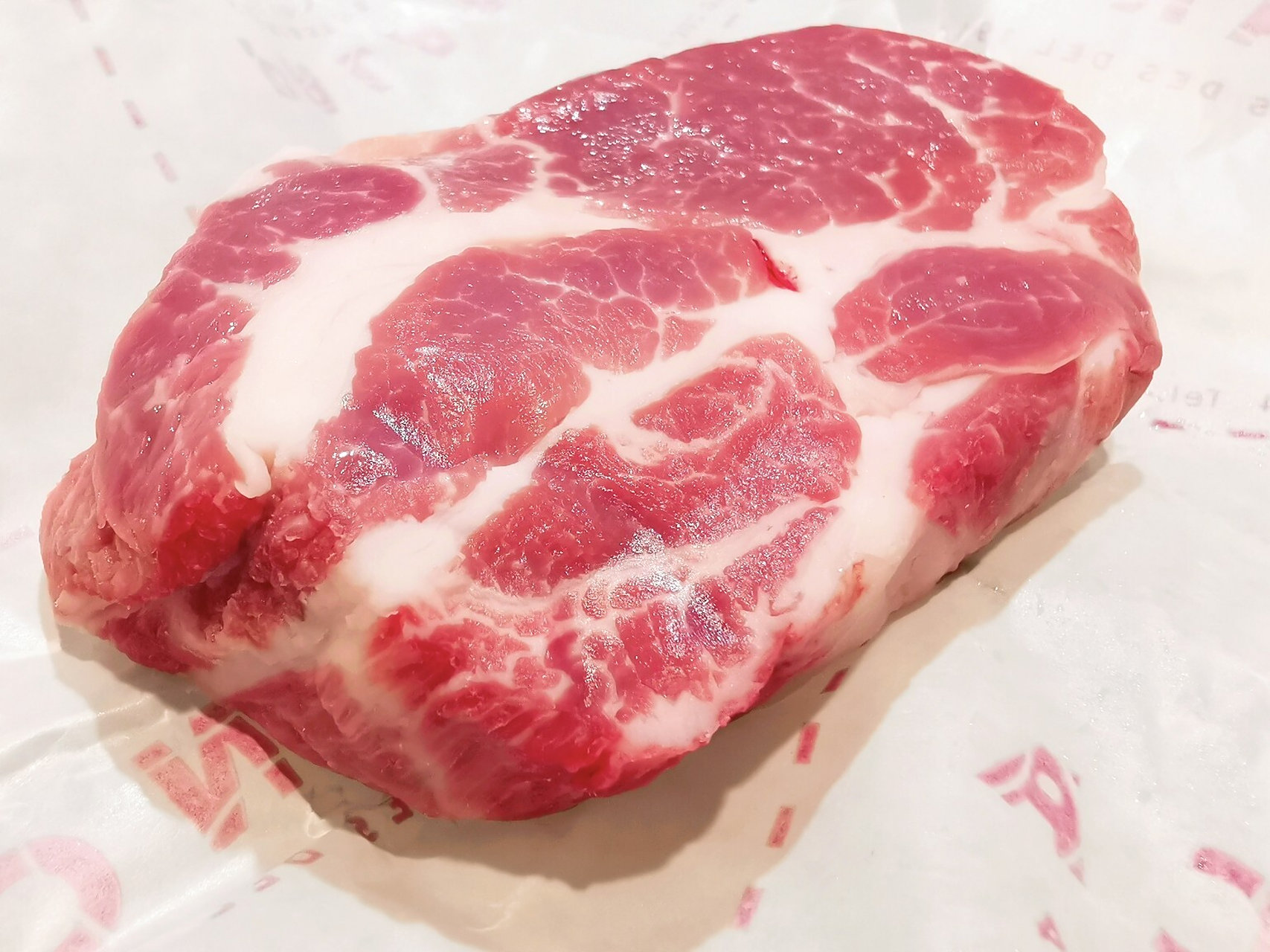 这就是西班牙最嫰的那块梅头肉,超市也有 很多人不太知道梅头肉是哪一