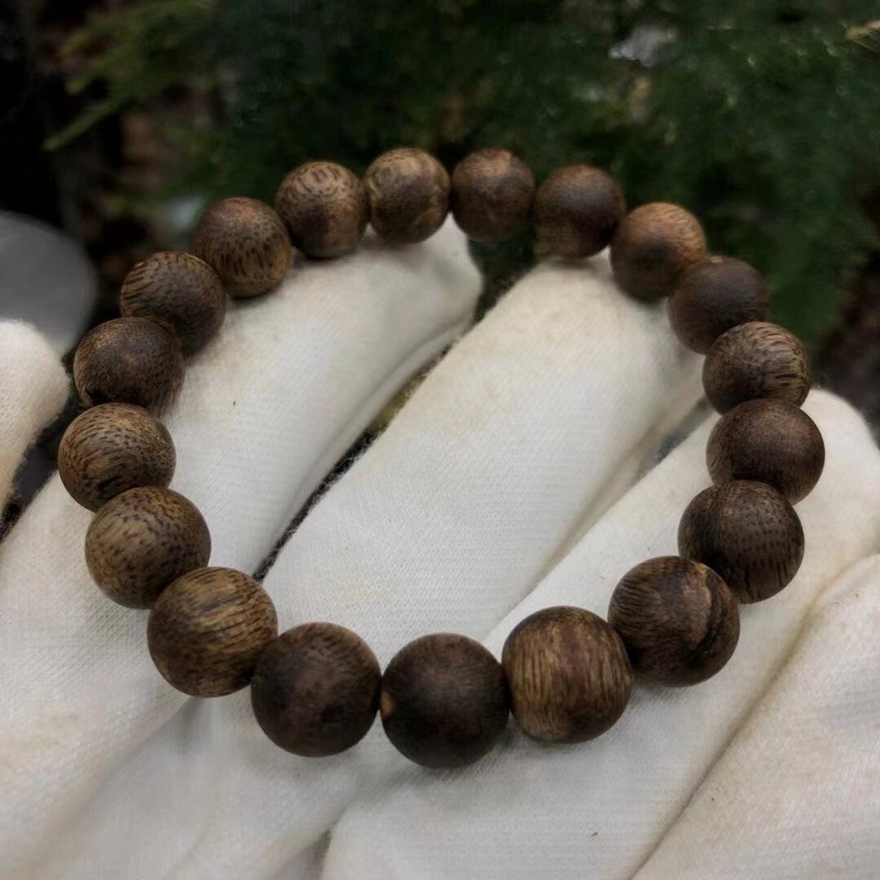 精品海南莺歌绿奇楠沉香手串 天然海南莺歌绿奇楠沉香手串,规格1.