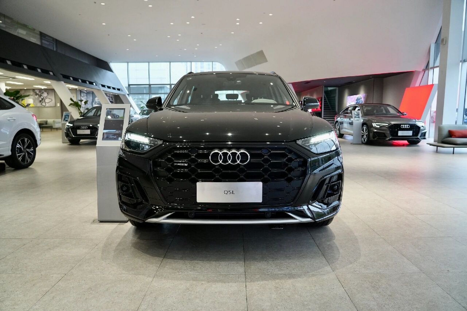 2023款奥迪q5l相关变化如下:40tfsi时尚致雅/动感:无改动-40tfsi豪华