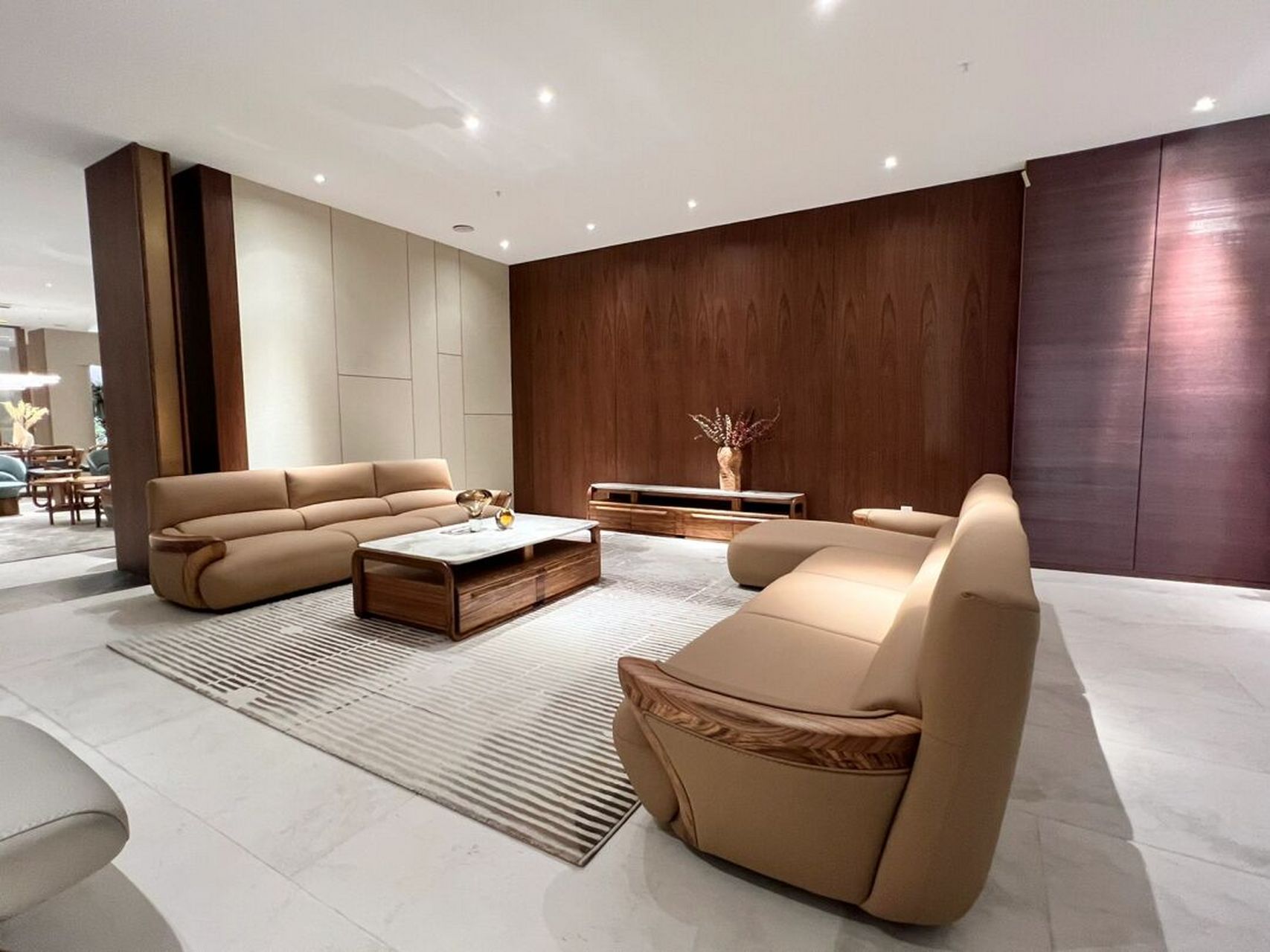 汉莎乌金木沙发 买家具就像娶老婆, 你要材质好(身材好), 款式好(长的