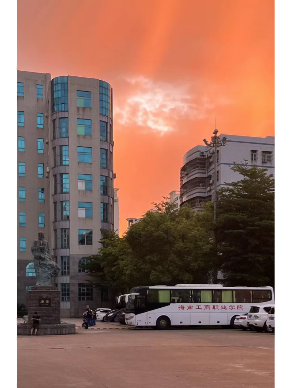 海南工商职业学院 想要报考海工商的单招学生看好啦～ 去年单招考试就