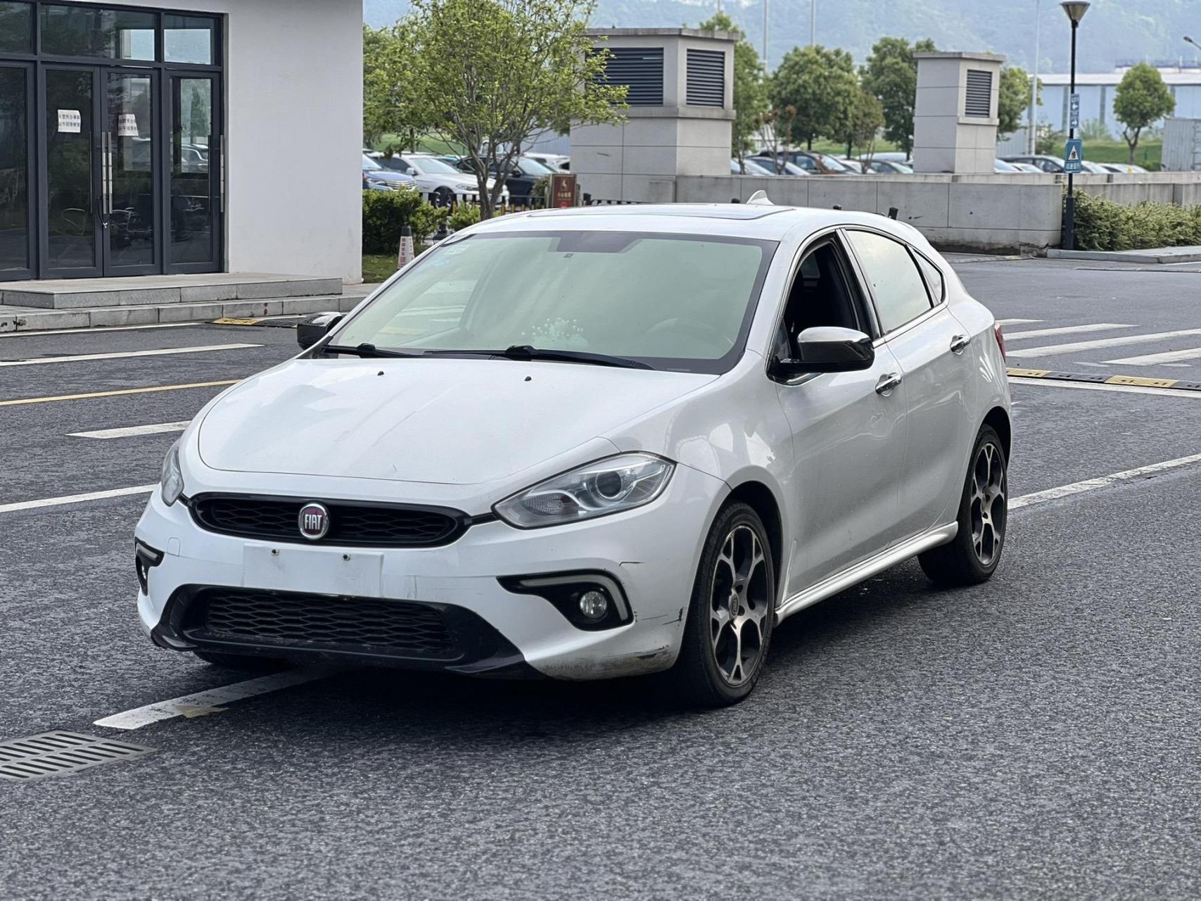 菲亚特致悦-两万小汽车.  1.4t自动豪华运动版,行驶12万公里,车况良好