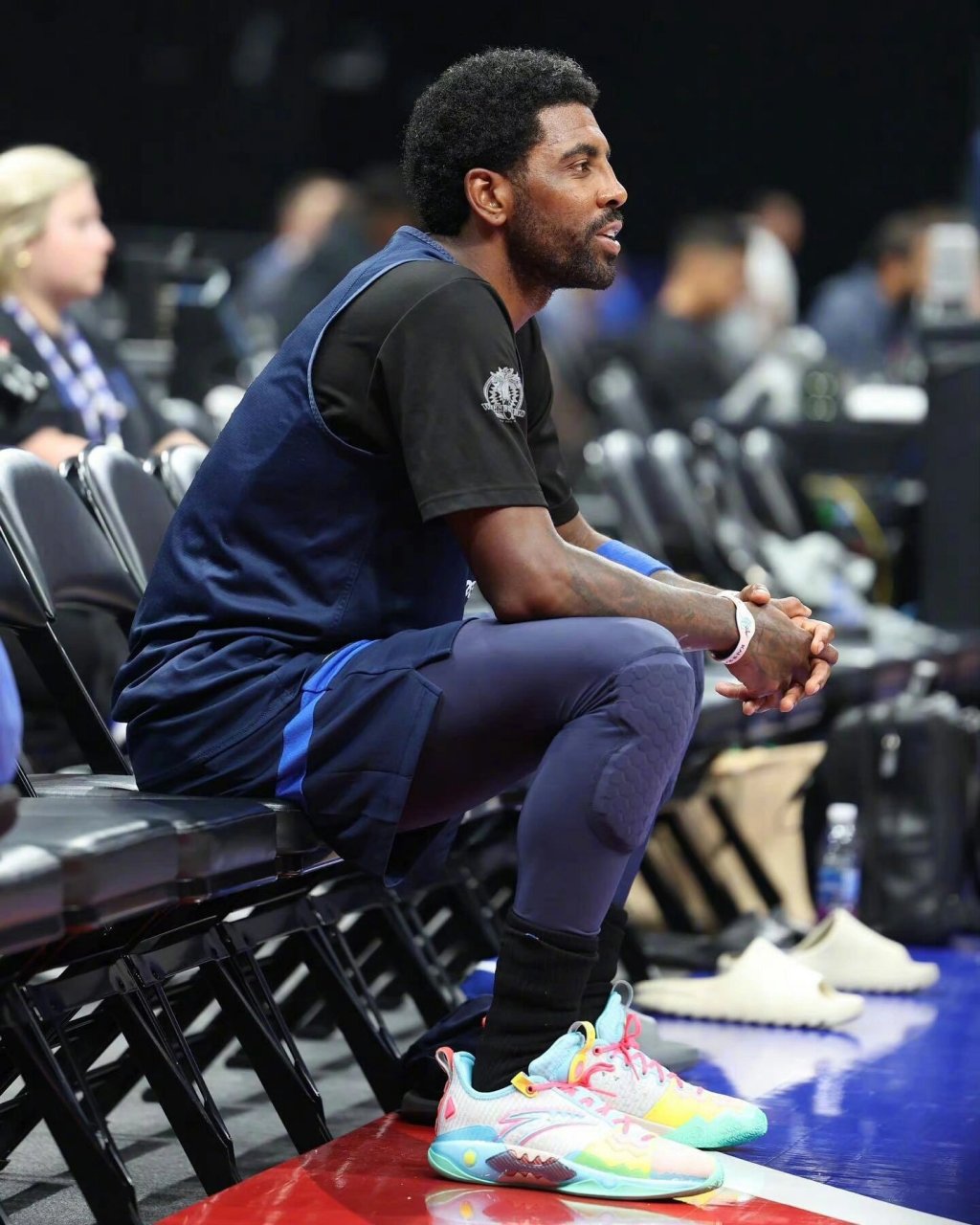 99欧文上脚狂潮5 pro万圣节配色球鞋99 今天,我们要聊聊一双吸睛