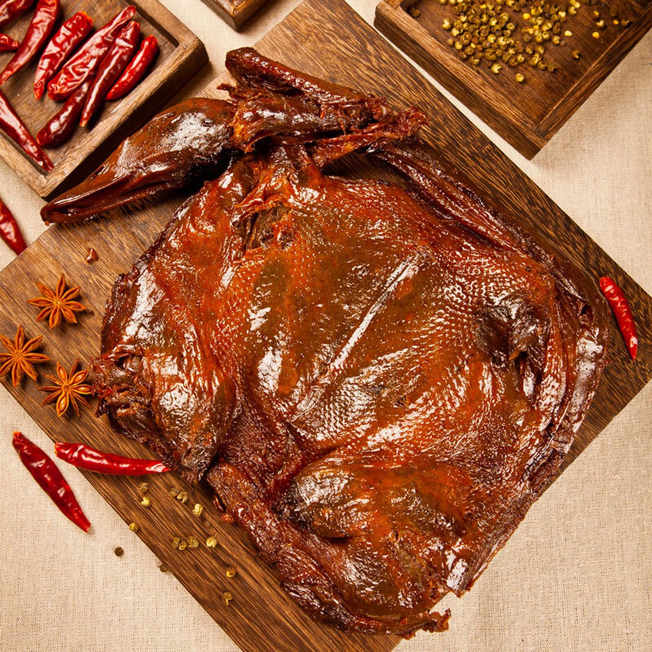 湖南省特产 - 常德酱板鸭 常德酱板鸭是在武陵区以及周边地区,特定的