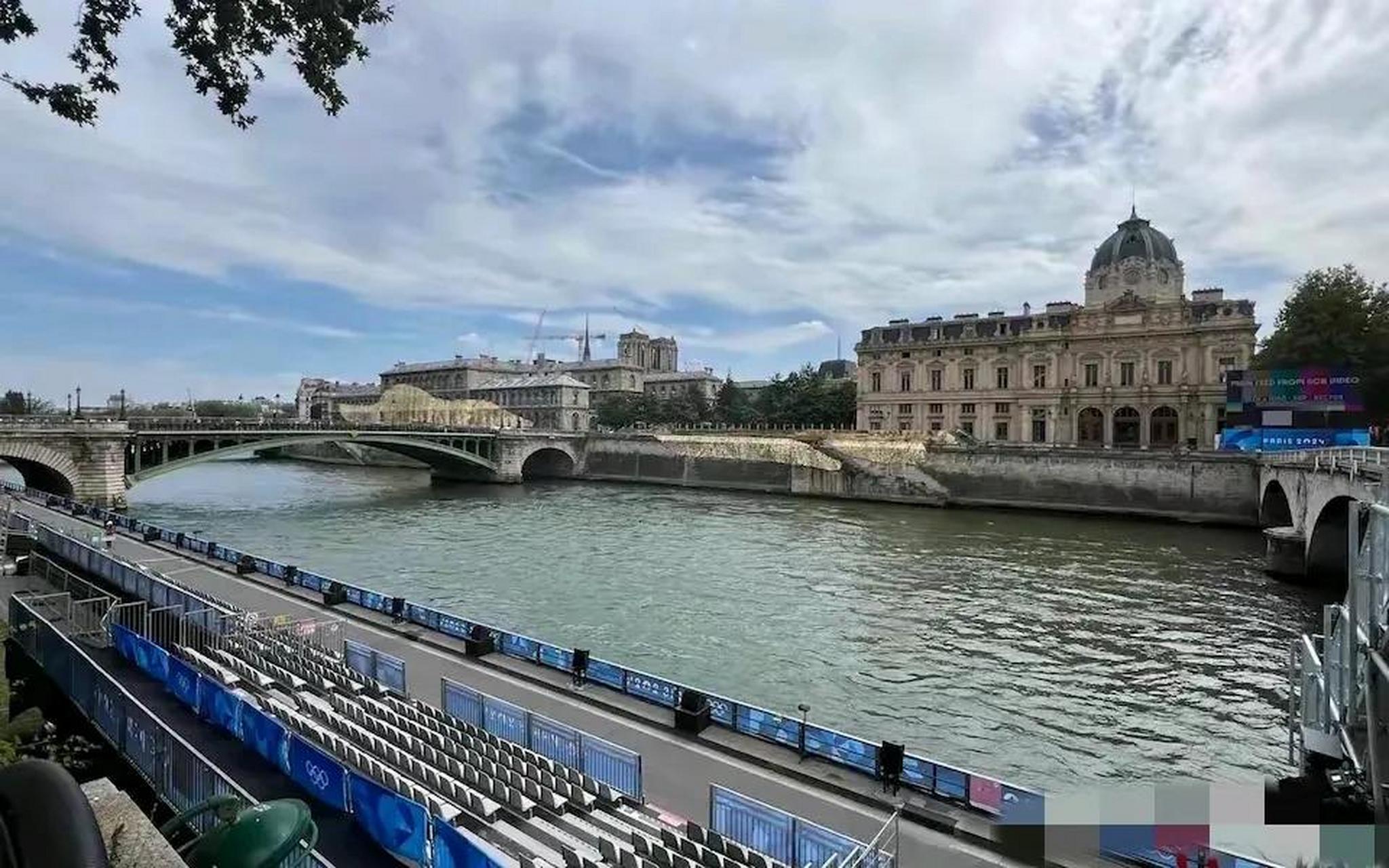 姐的腿不是腿,是塞纳河畔的春水,但姐的腿最近那么不诱人了,因为近日