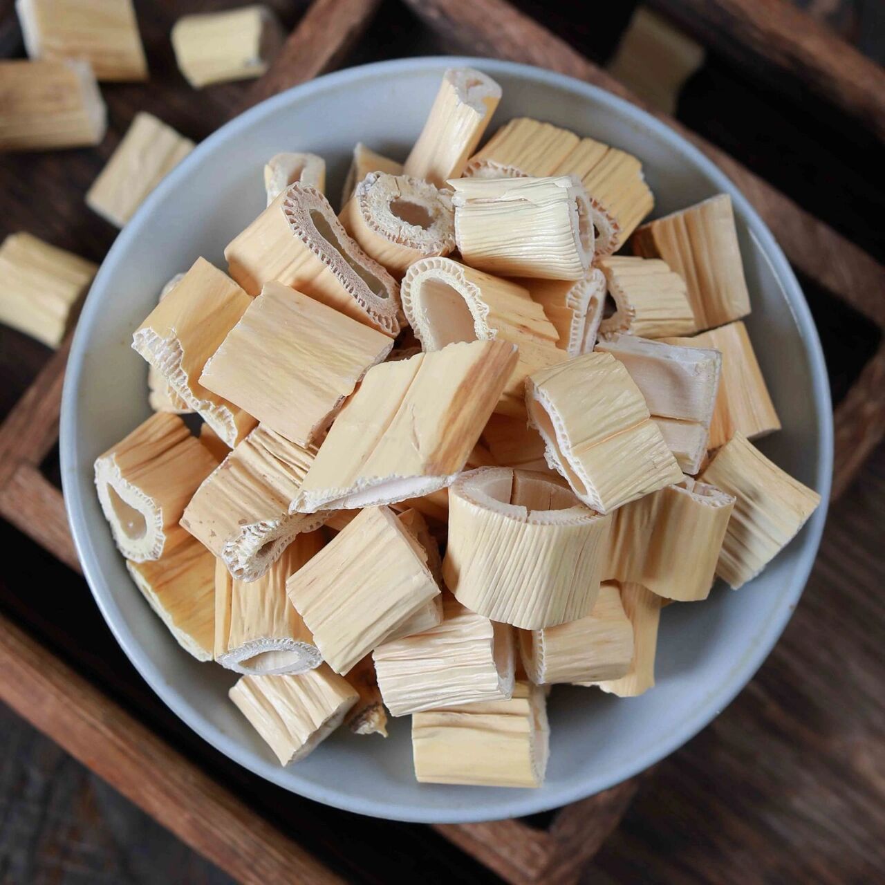 【中医良药之---苇根】 9899中药苇根其实就是我们常说的芦苇的