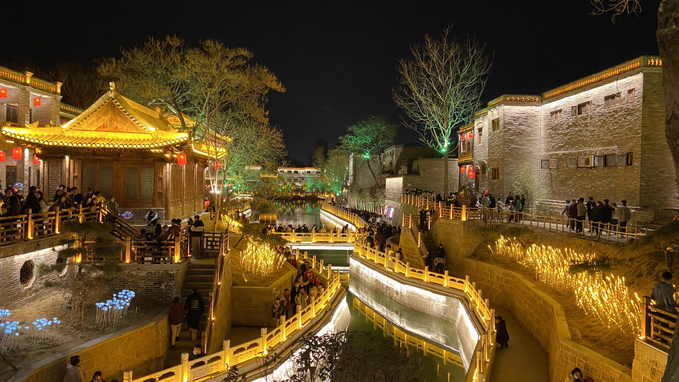 夜逛仓巷街县前街 每年过年都要来安阳走亲戚 听说今年安阳的仓巷街
