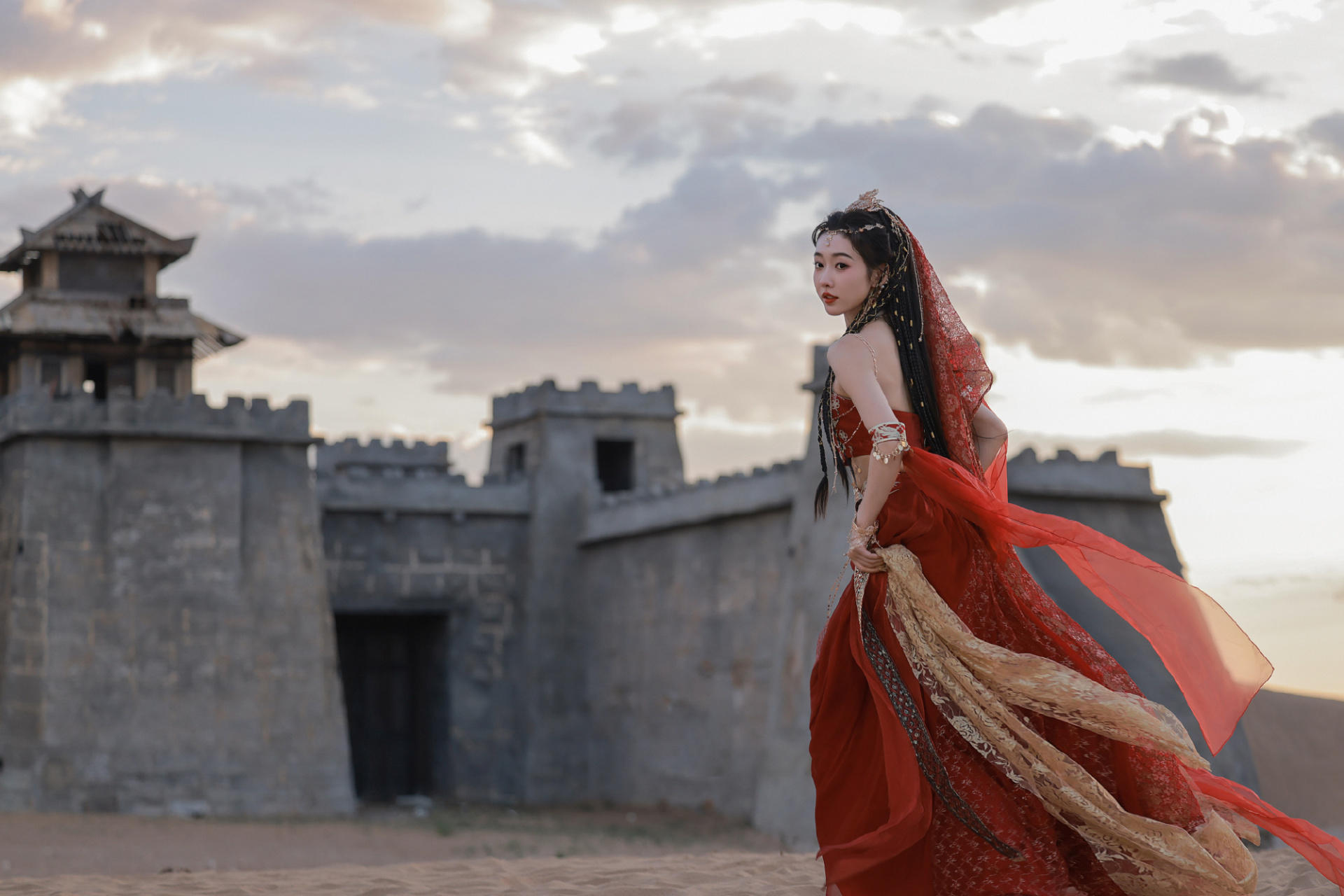 宣璐红衣异域古风写真造型