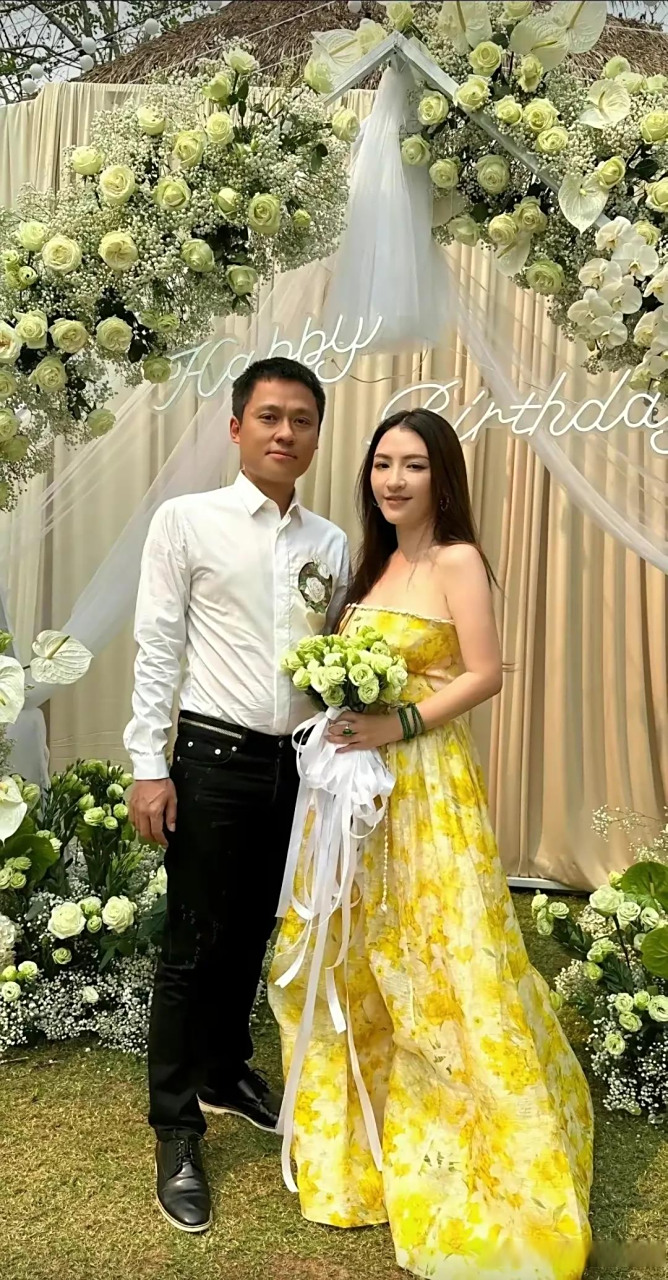 朱仙美,出生云南,后来嫁给了佤联军炮旅旅长鲍军龙,(鲍有祥侄子),成为