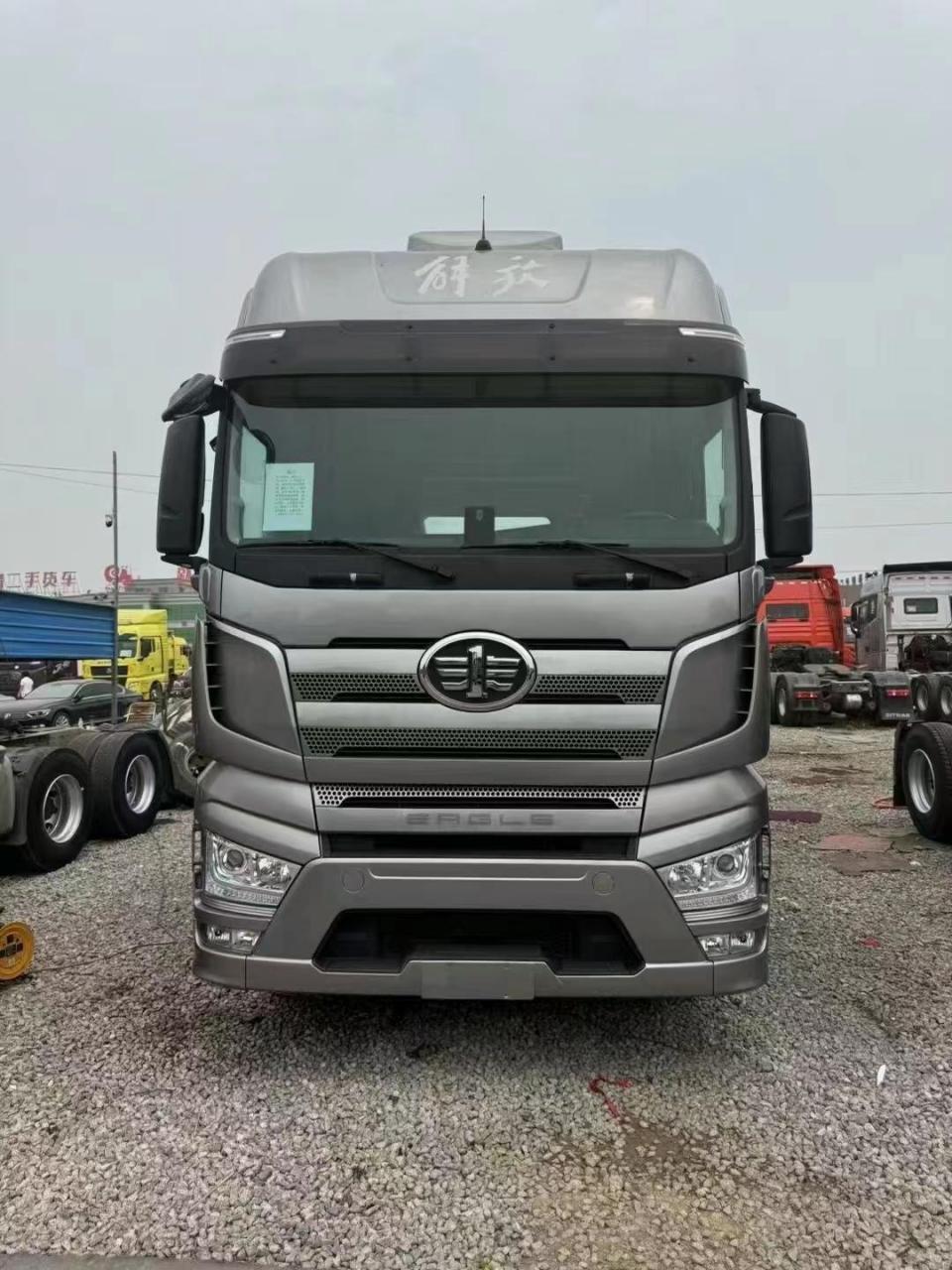 22年跑车 解放j7国六560锡柴13升 采埃孚自动挡带液缓2.