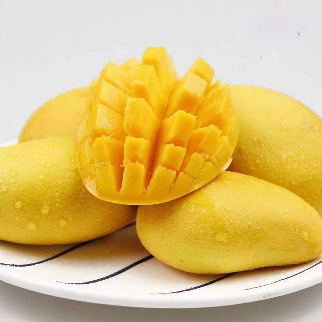 9】正宗小台芒农芒果当季水果新鲜    整箱树上熟贵妃小核甜心芒广西