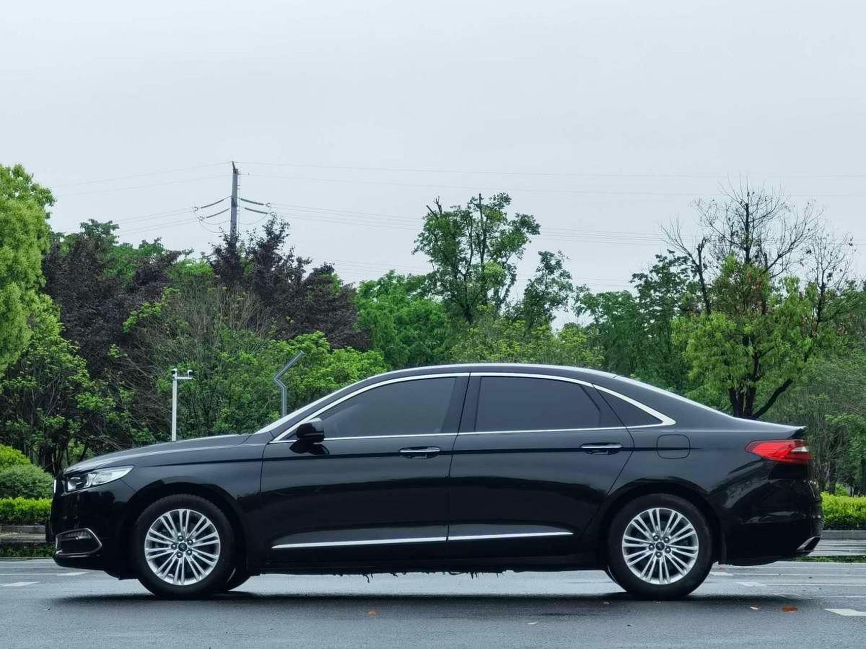 福特 金牛座 2015款 ecoboost 245 时尚型 售价:5.