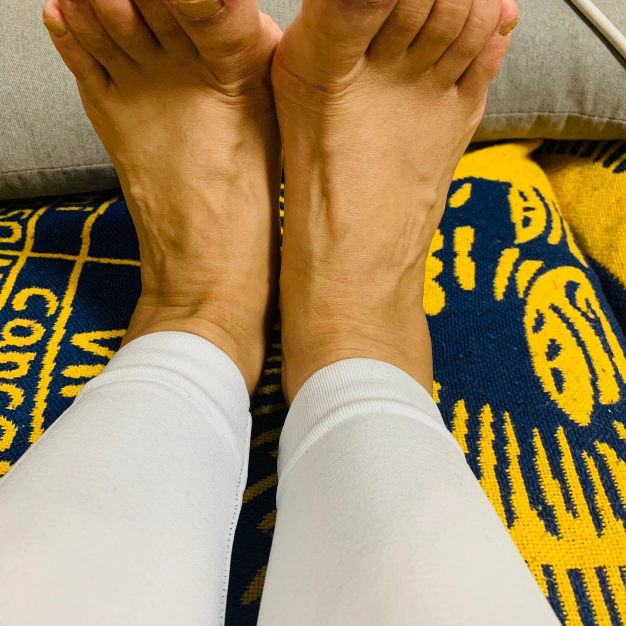 9/10 脚踝积液消得些日子了 今天在家待客,吃超级多(欺骗餐day) 喜欢