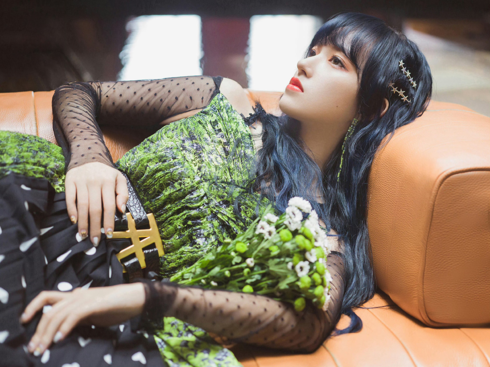 程潇蓝发绿孔雀长裙