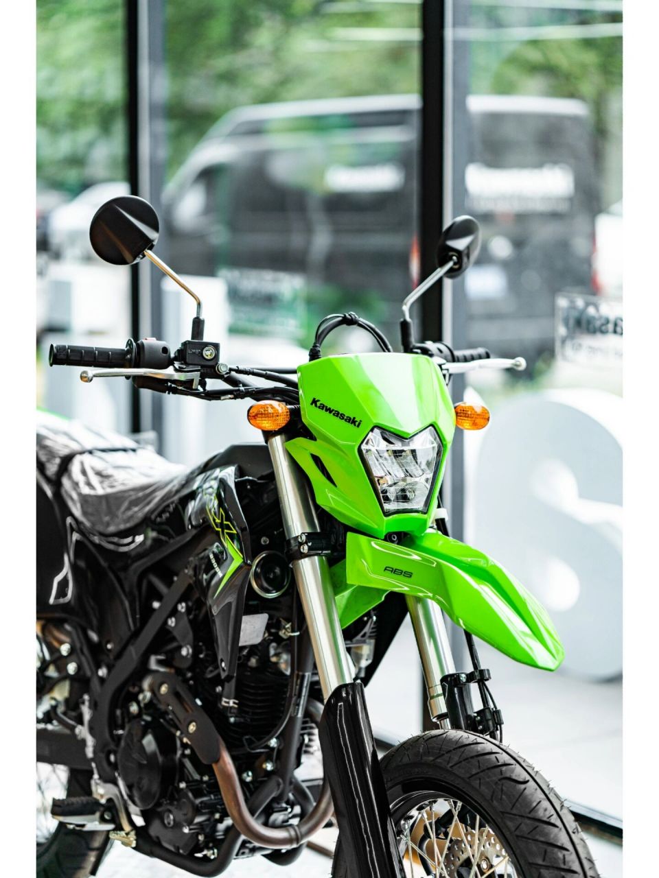 川崎klx230sm 玩乐型滑胎!