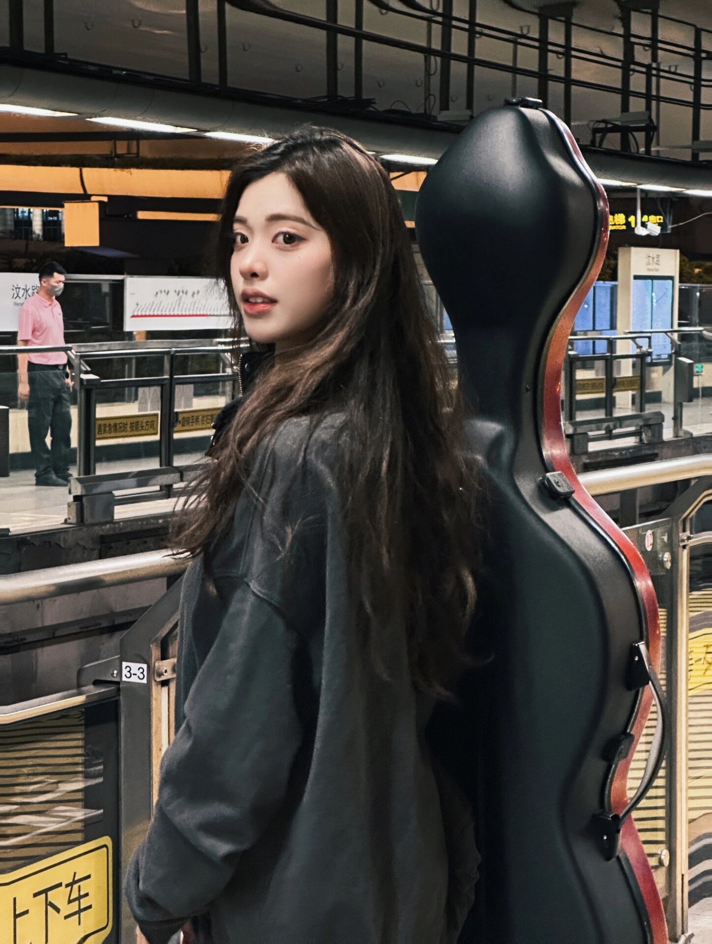 杭二绝色校花,成绩名列前茅,小提琴天才少女