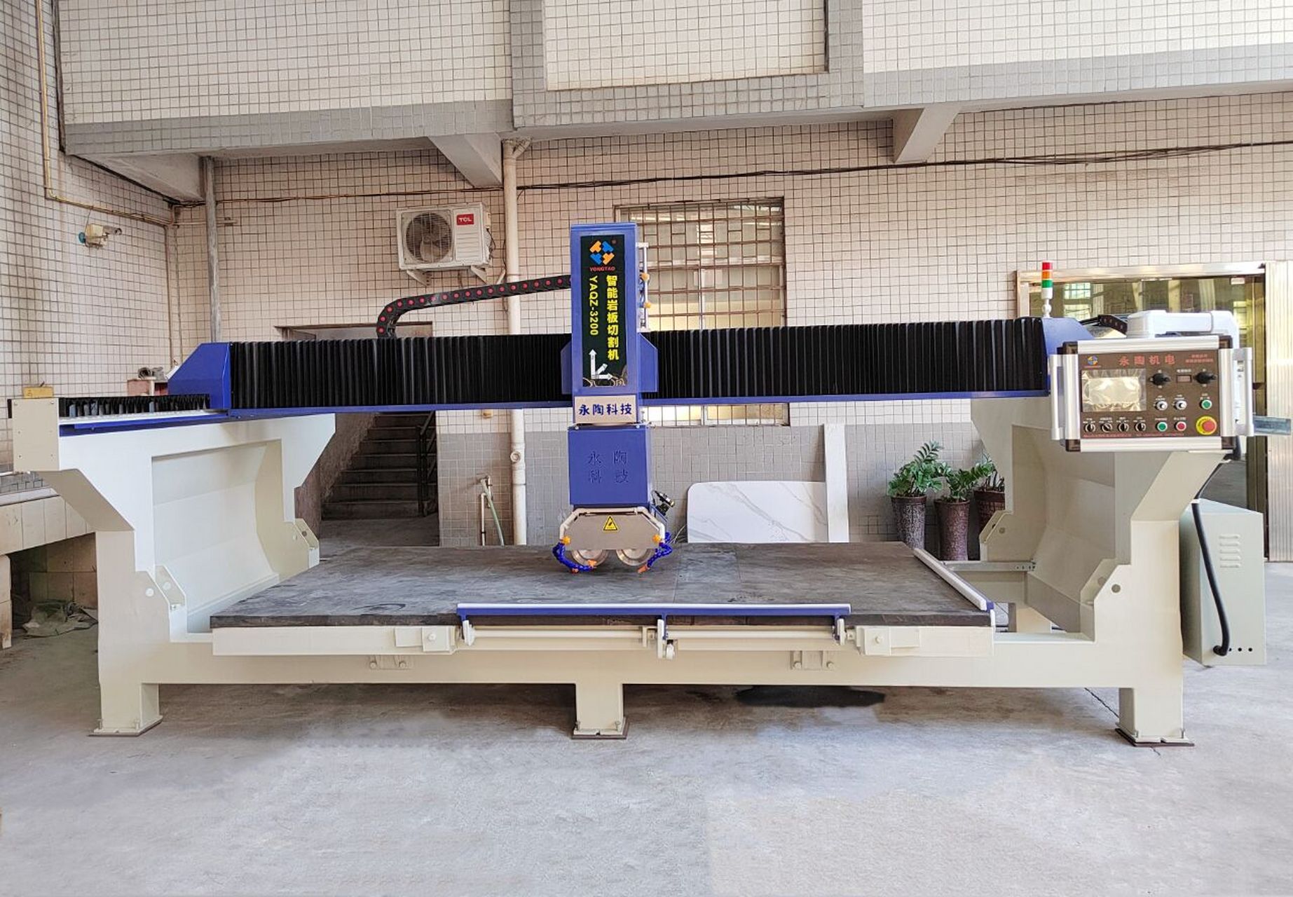 双刀岩板切割机 永陶红外线岩板切割机 永陶3200-s型三轴双刀智能数控