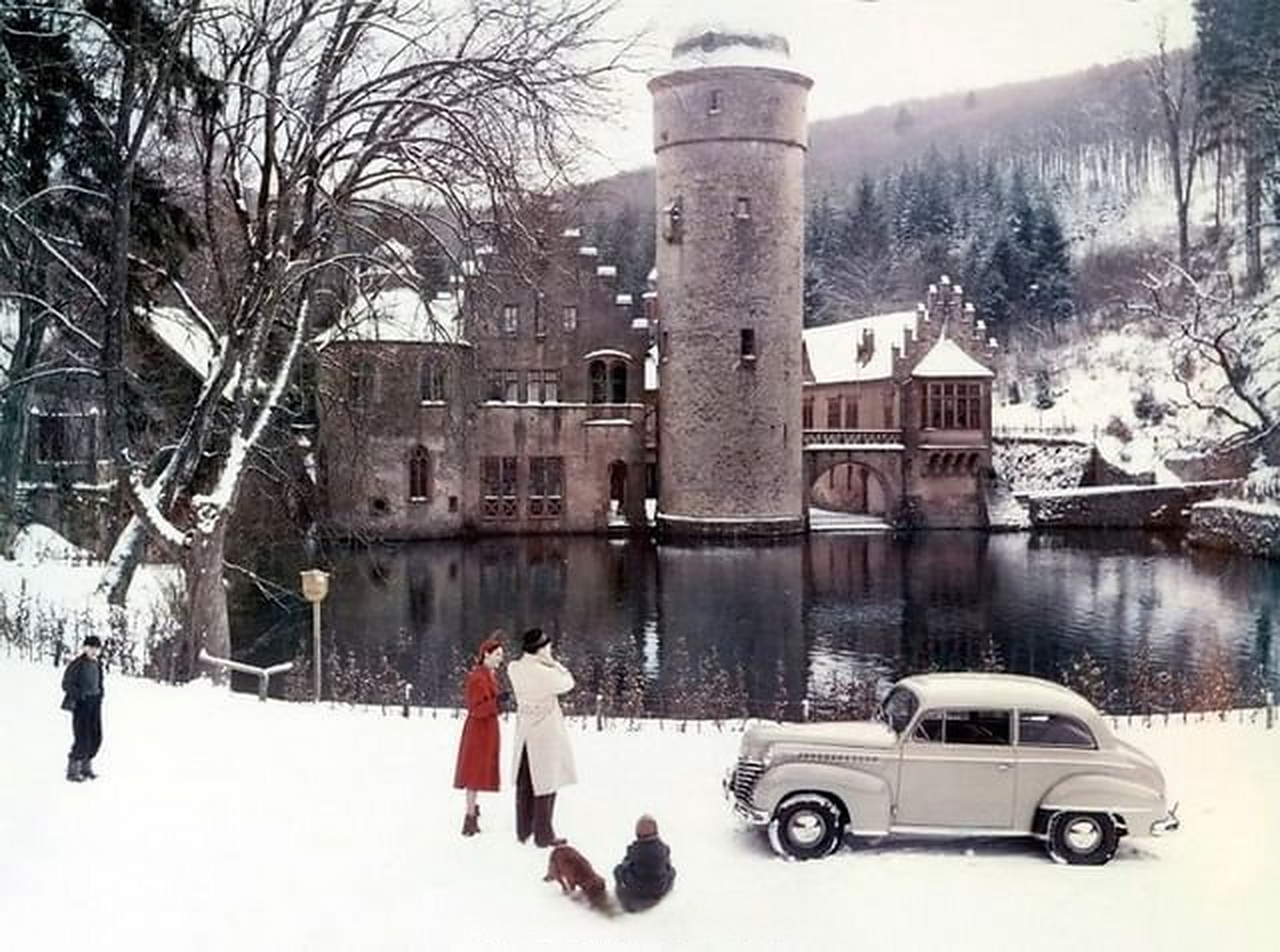 20世纪50年代欧宝汽车的广告照片.