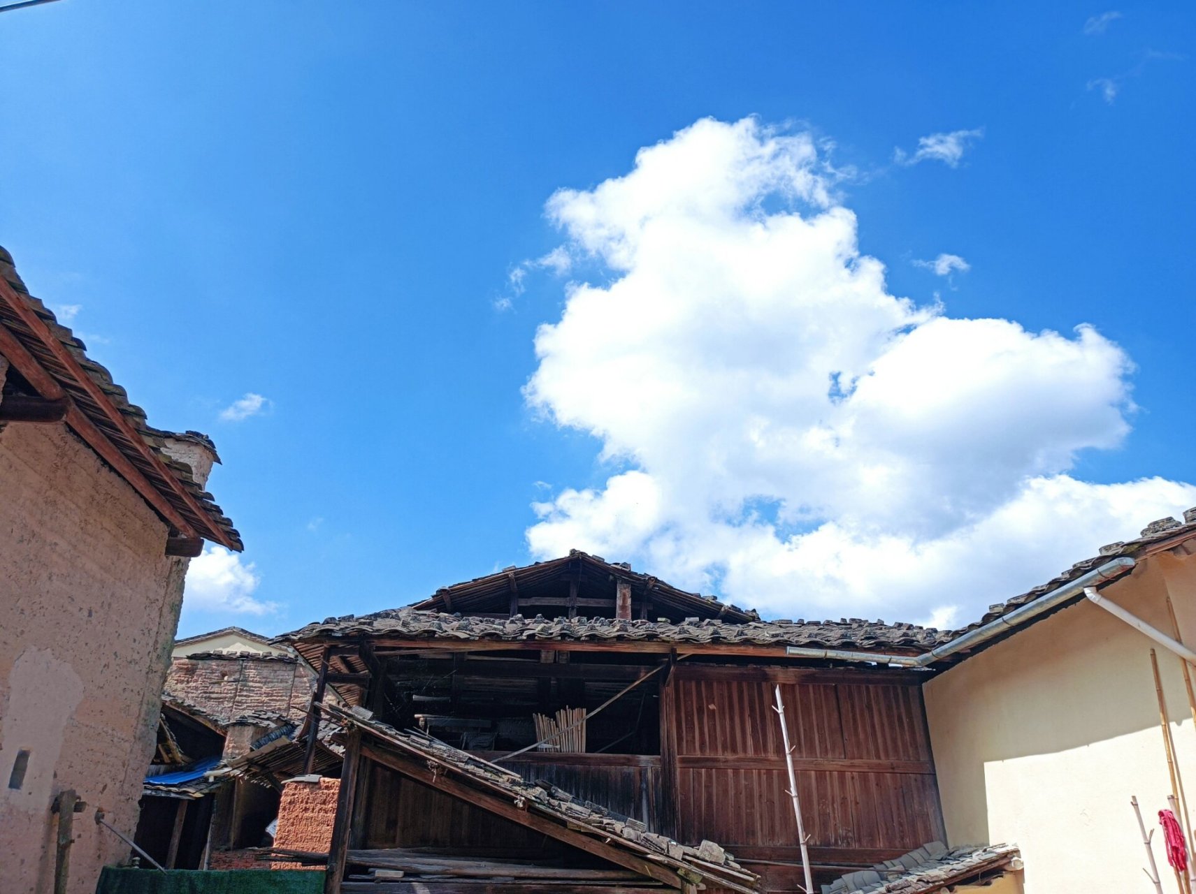 福建宁德古田县平湖镇 有关圆瑛法师的一个小镇,山清水秀,蓝天白云,有