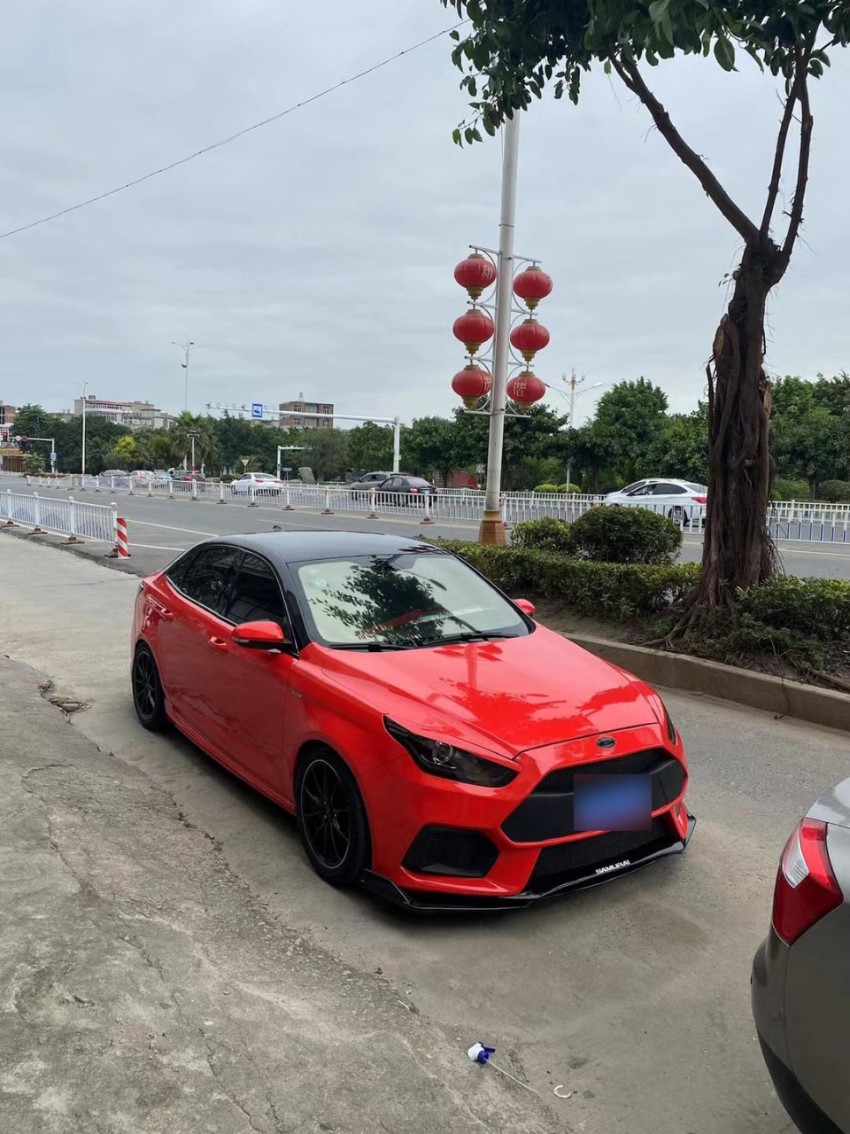 尊臣车品 福睿斯车身改色 福睿斯排气改装