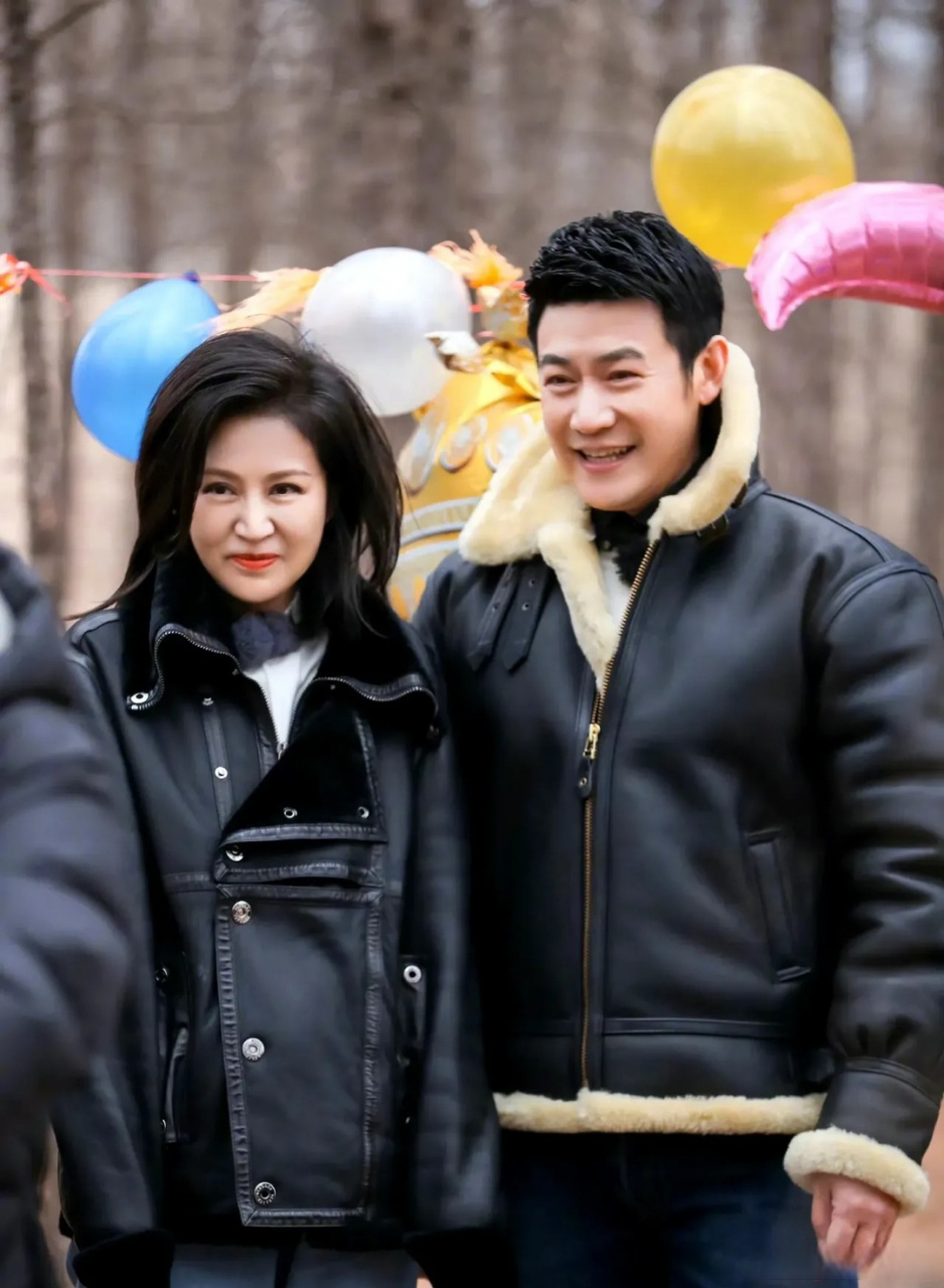 陆毅和鲍蕾,鲍蕾真是肉眼可见的变老了,即使画着妆,即使照片带着滤镜