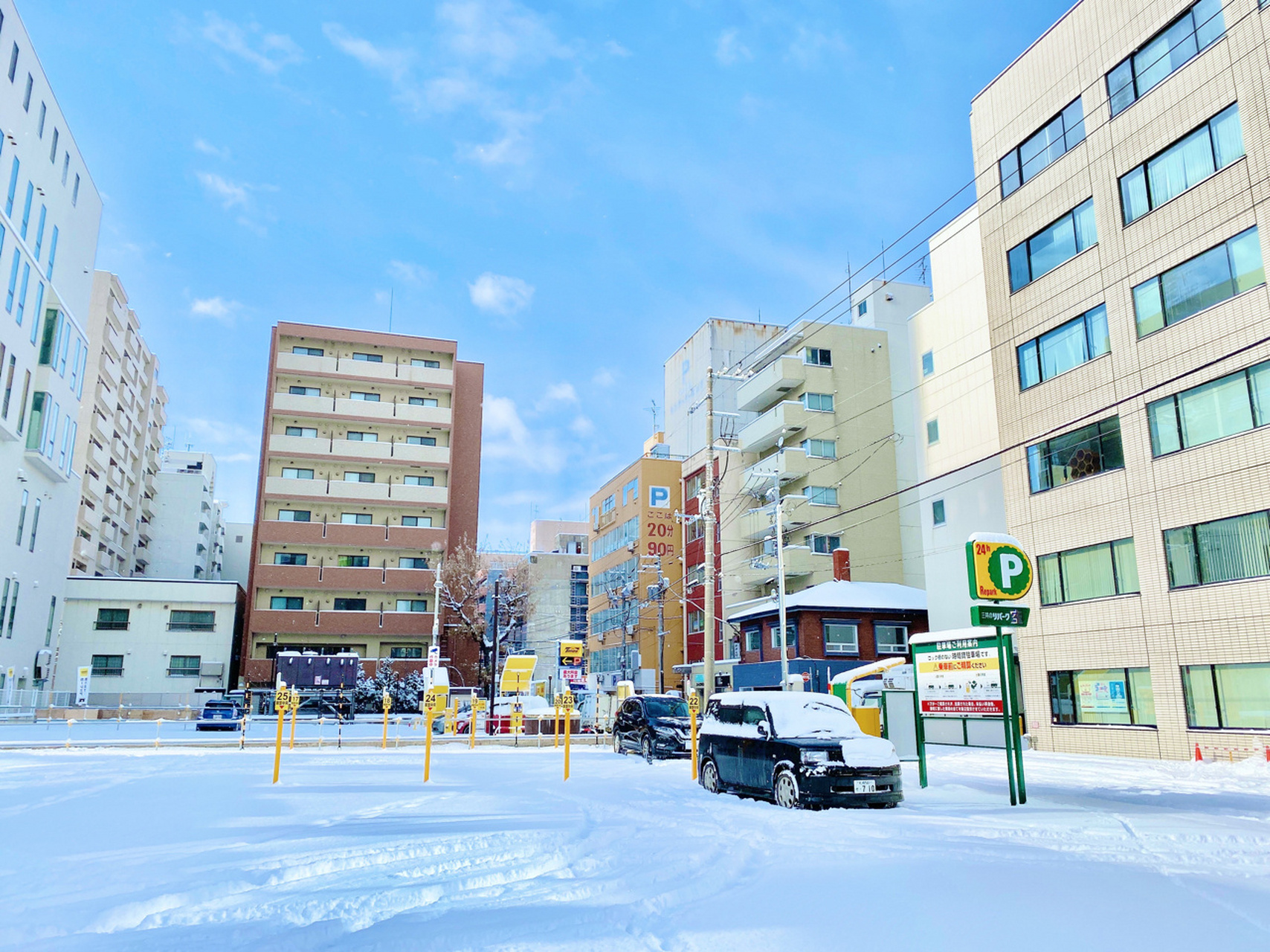 拍摄地:北海道 札幌 西11目丁地铁站周围的大街小巷 90拍摄地: 早晨