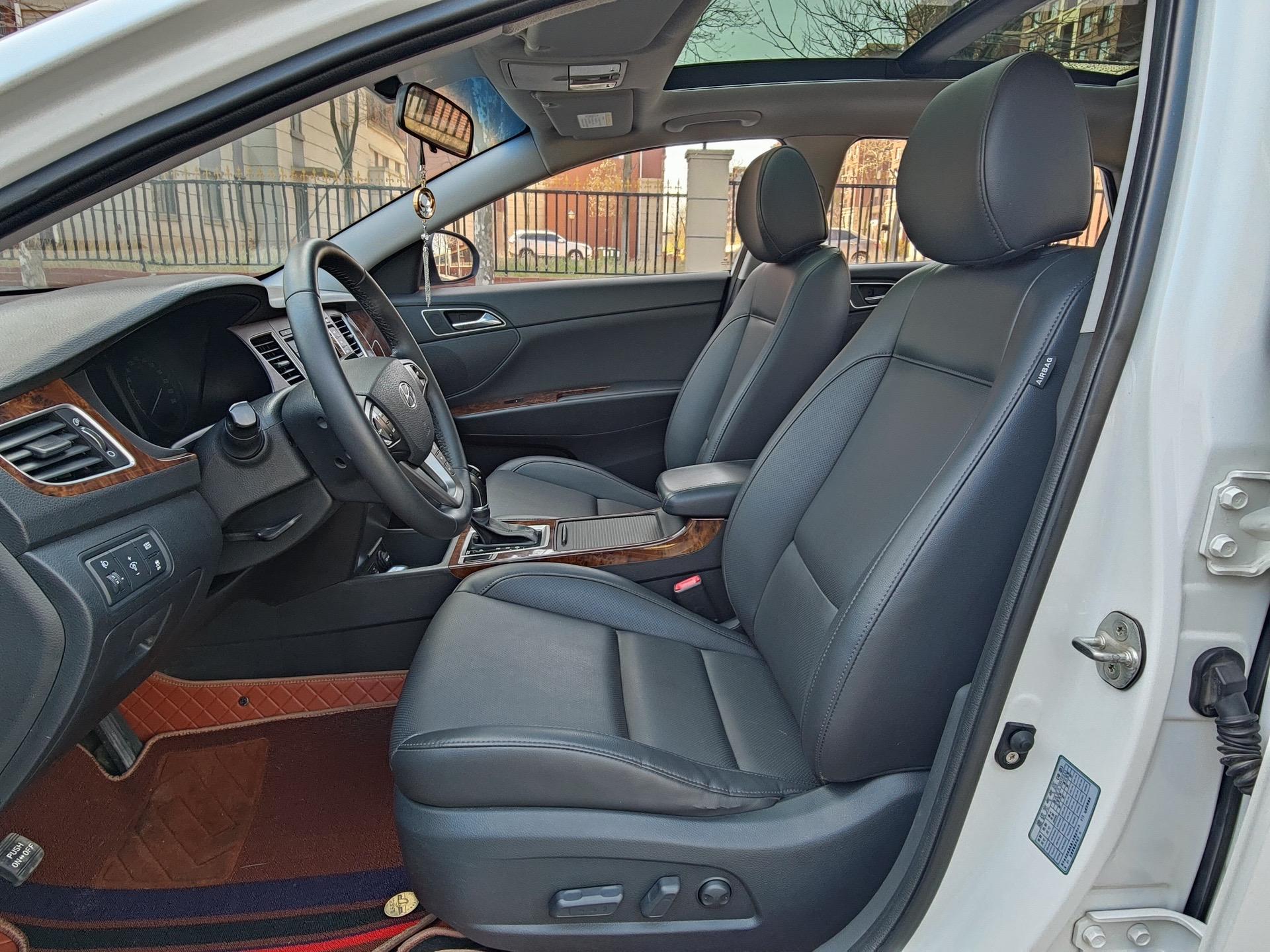 新到15年末现代名图1.